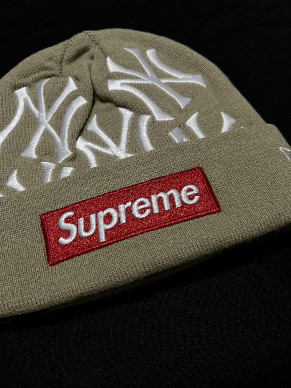 New Era × Supreme Rare Supreme New York Yankees New Era Box Logo Khaki Beanie Size ONE SIZE - 3 Thumbnail
