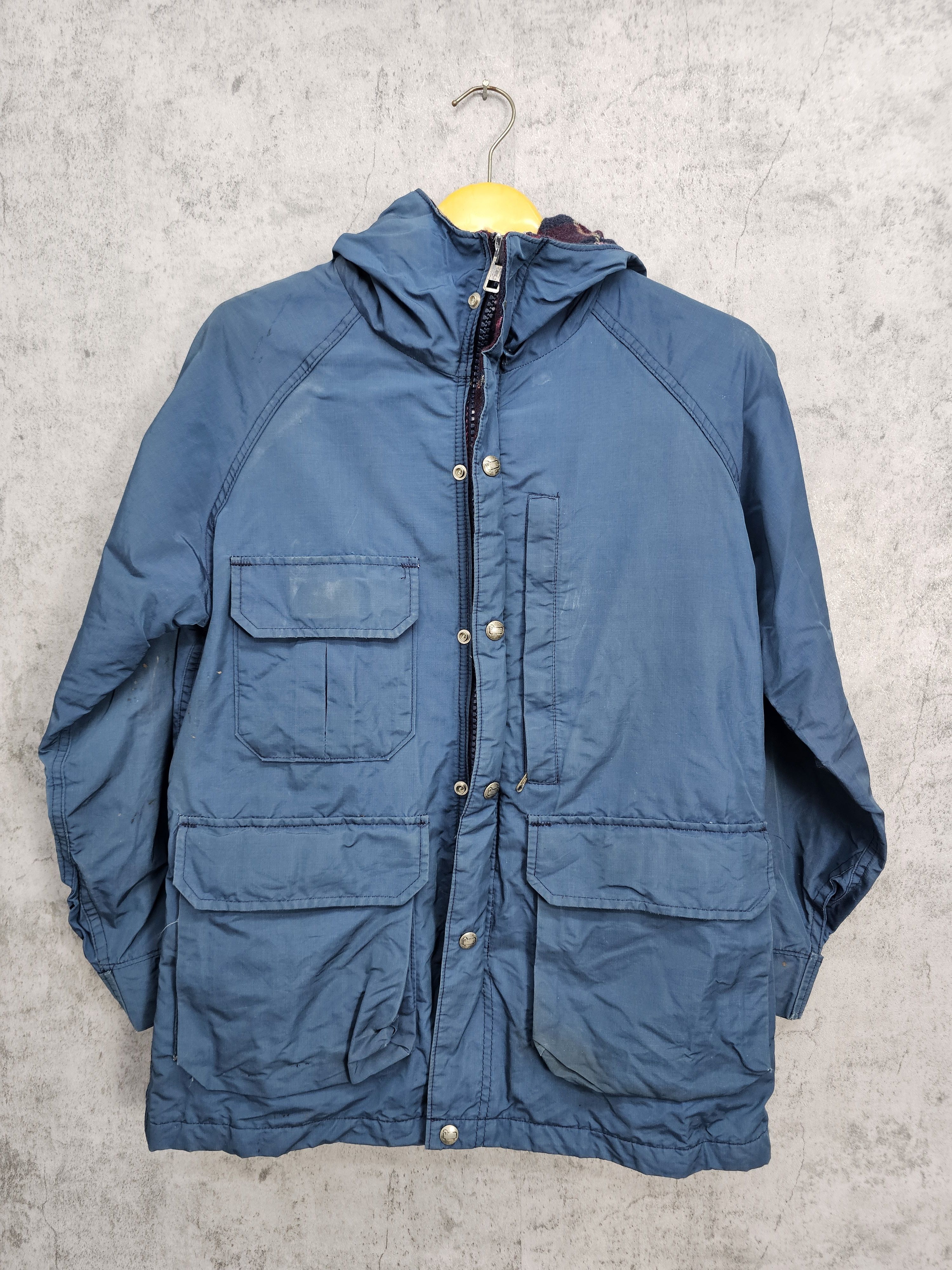 Other Vintage WOOLRICH Hiking Outdoor Wool Checked Jacket J0045 Size US S / EU 44-46 / 1 - 1 Thumbnail