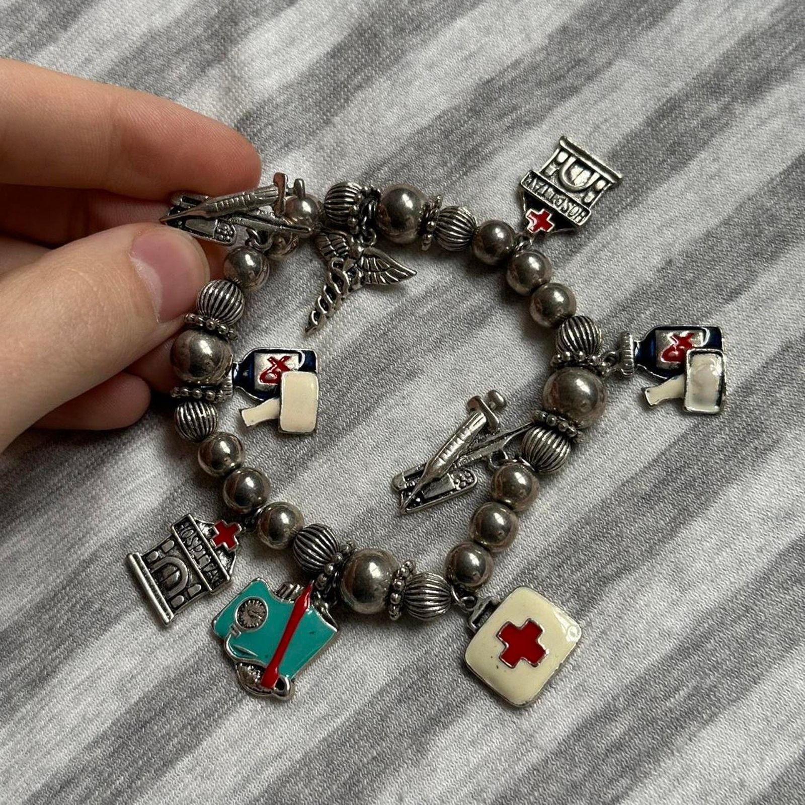 Vintage Vintage Silver Chunky Hospital Charm Pednant Bracelet Size ONE SIZE - 7 Thumbnail
