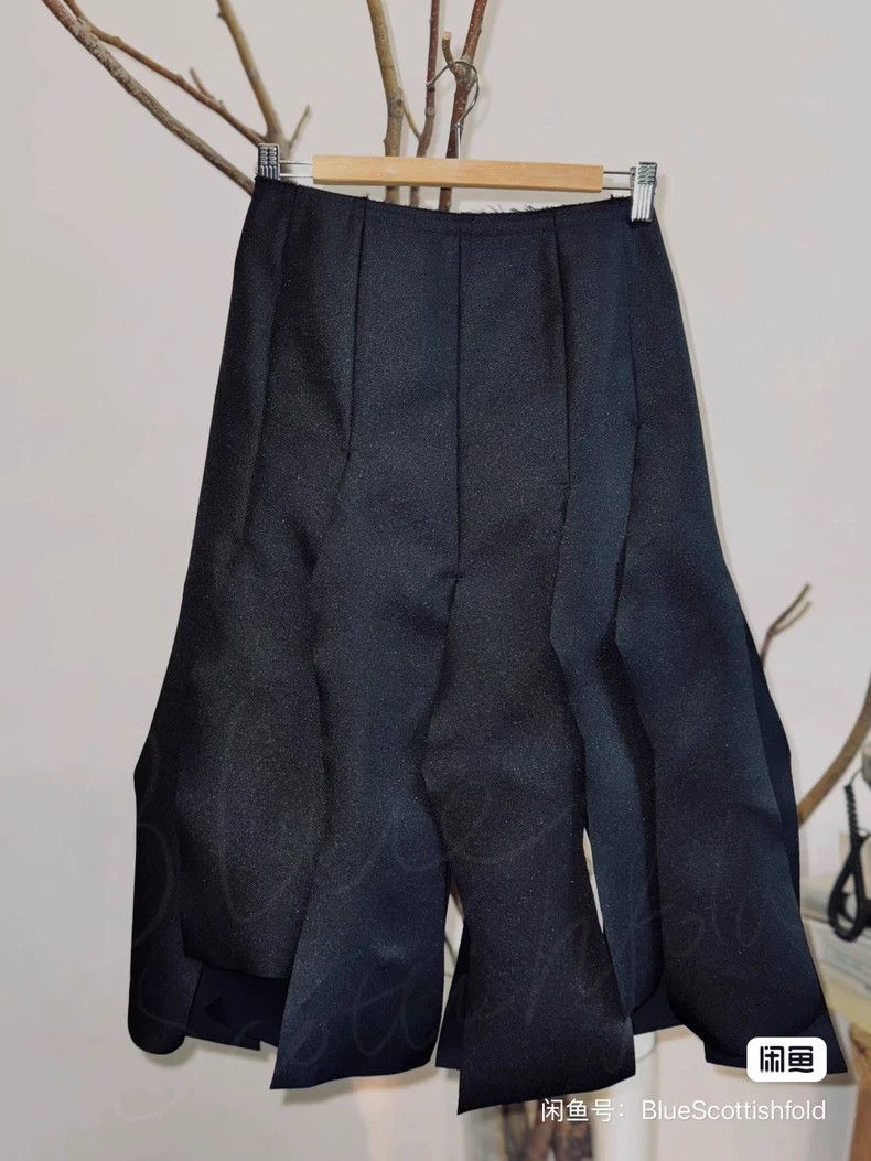Comme des Garcons Comme des Garcons size XS Cut overskirt. Size 23" - 2 Thumbnail