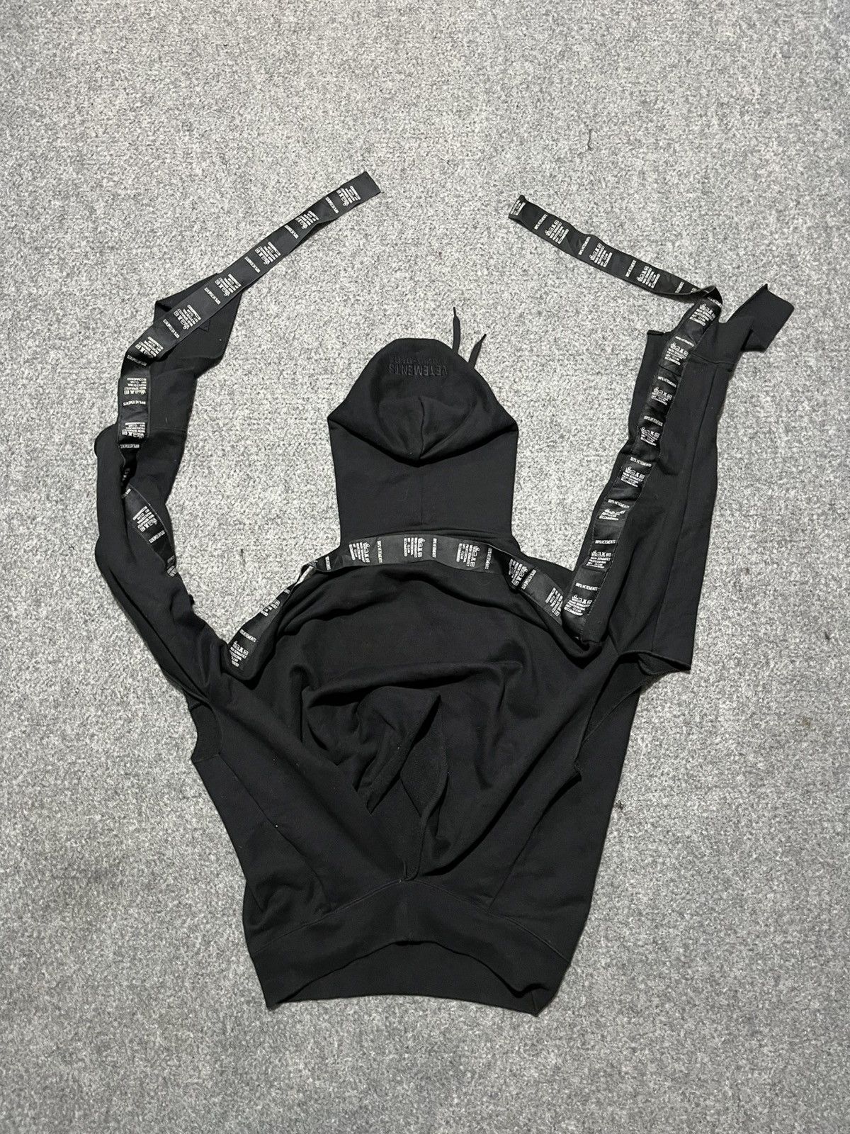 Vetements Vetements Tape Washing Lebel Hoodie Size US XXS / EU 40 - 13 Thumbnail