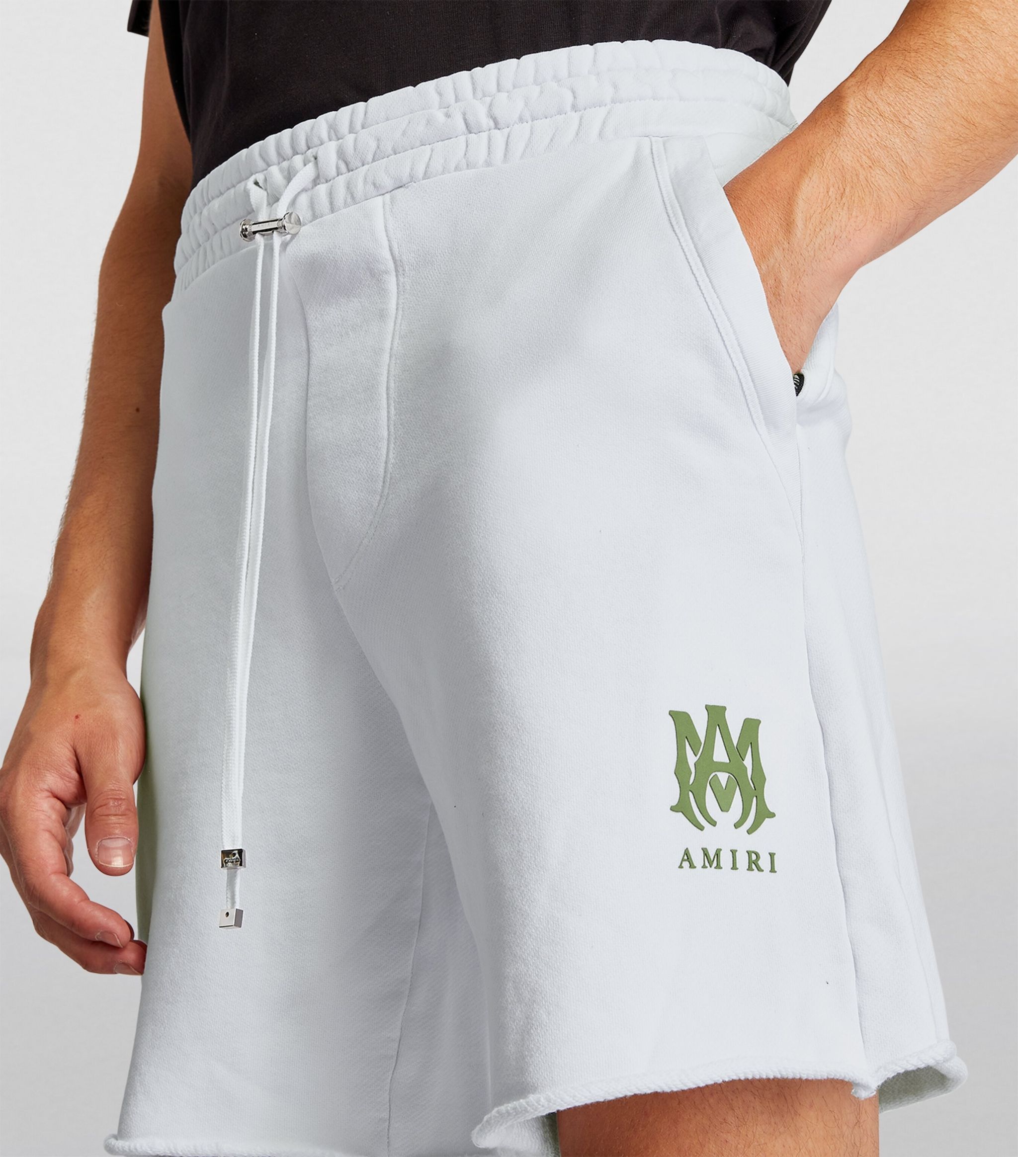 Amiri o1gr1nt1024 MA Logo Sweatshorts in White Size US 30 / EU 46 - 2 Thumbnail