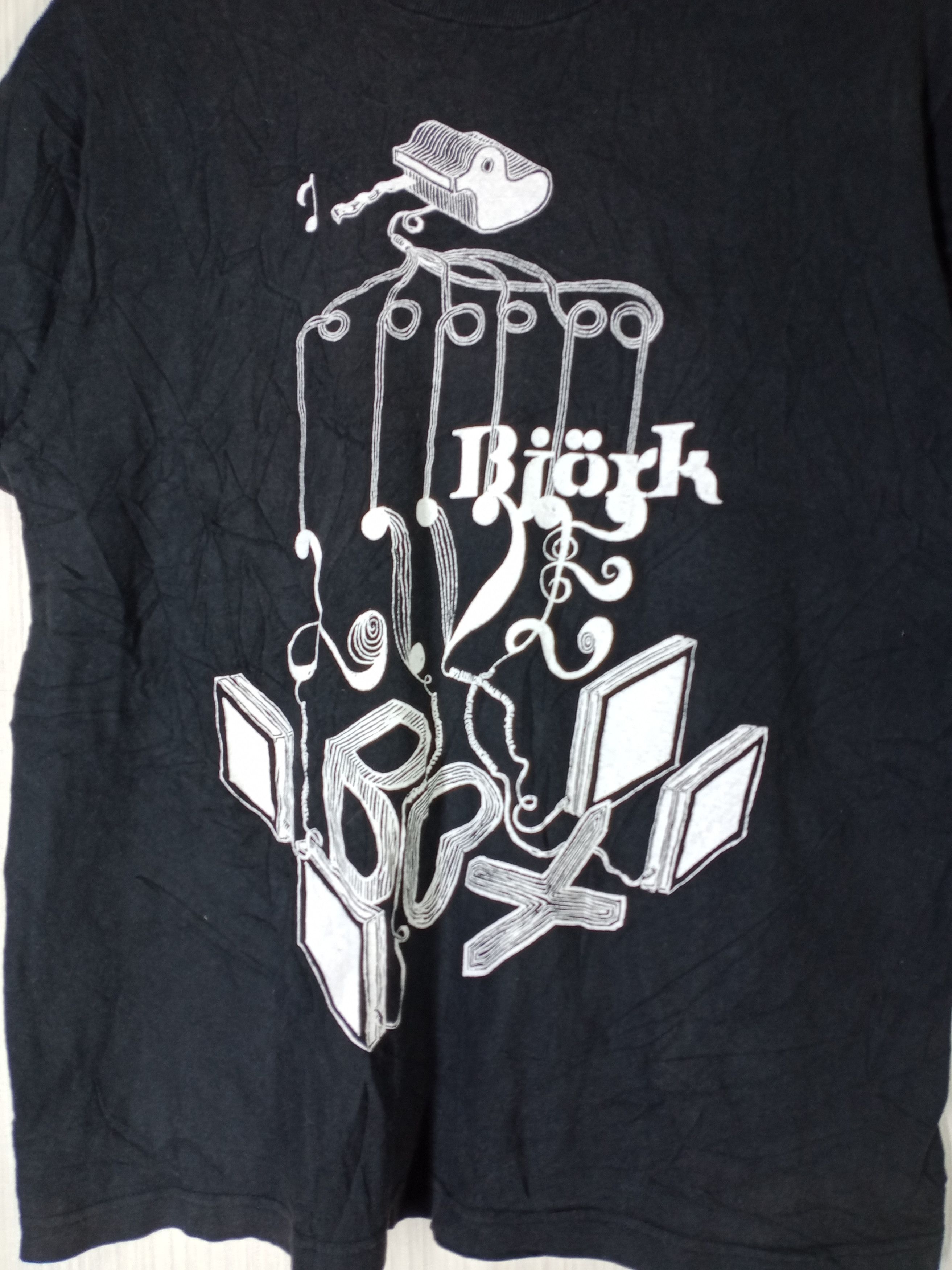 Band Tees Rare Vintage Bjork Tshirt Size US M / EU 48-50 / 2 - 7 Thumbnail