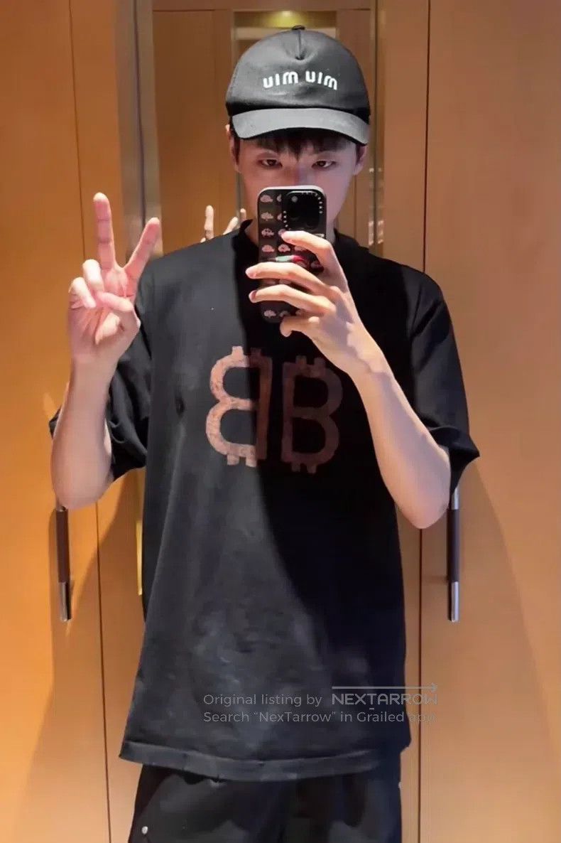 Balenciaga Balenciaga Bitcoin Black Distressed Mud Dyeing Logo Short Size US S / EU 44-46 / 1 - 7 Thumbnail