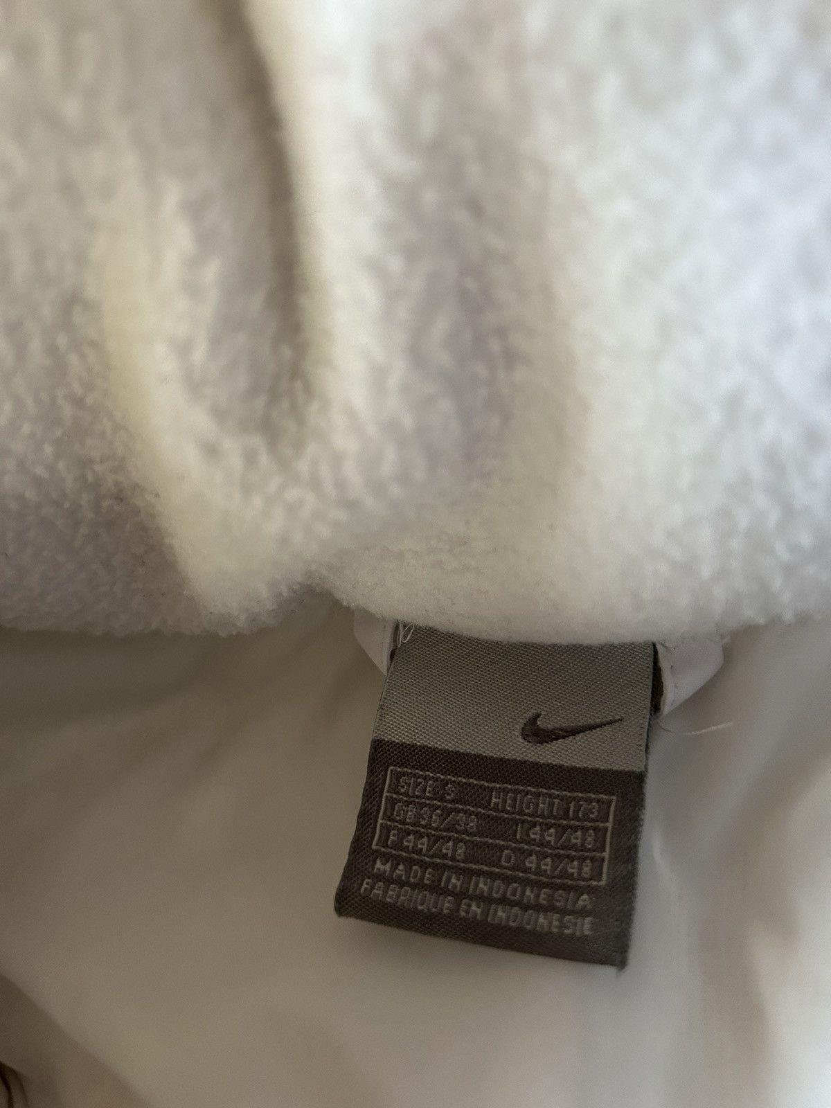 Nike × Vintage Nike vintage white puffer vest small swoosh 2000s Size US S / EU 44-46 / 1 - 4 Thumbnail