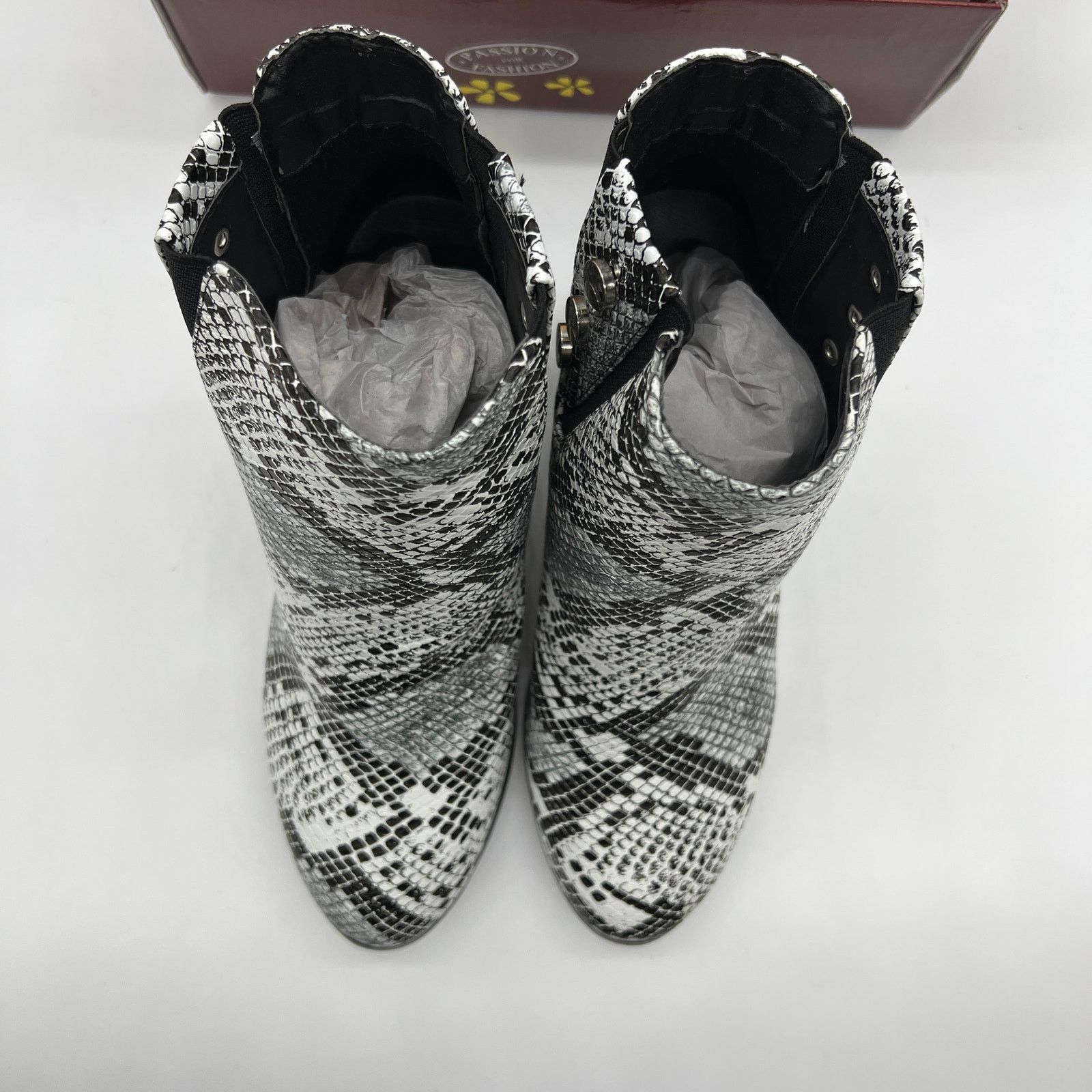 Other Forever Faux Leather Chunky Heeled Boots Womens Size 7.5 Size US 7.5 / IT 37.5 - 3 Thumbnail