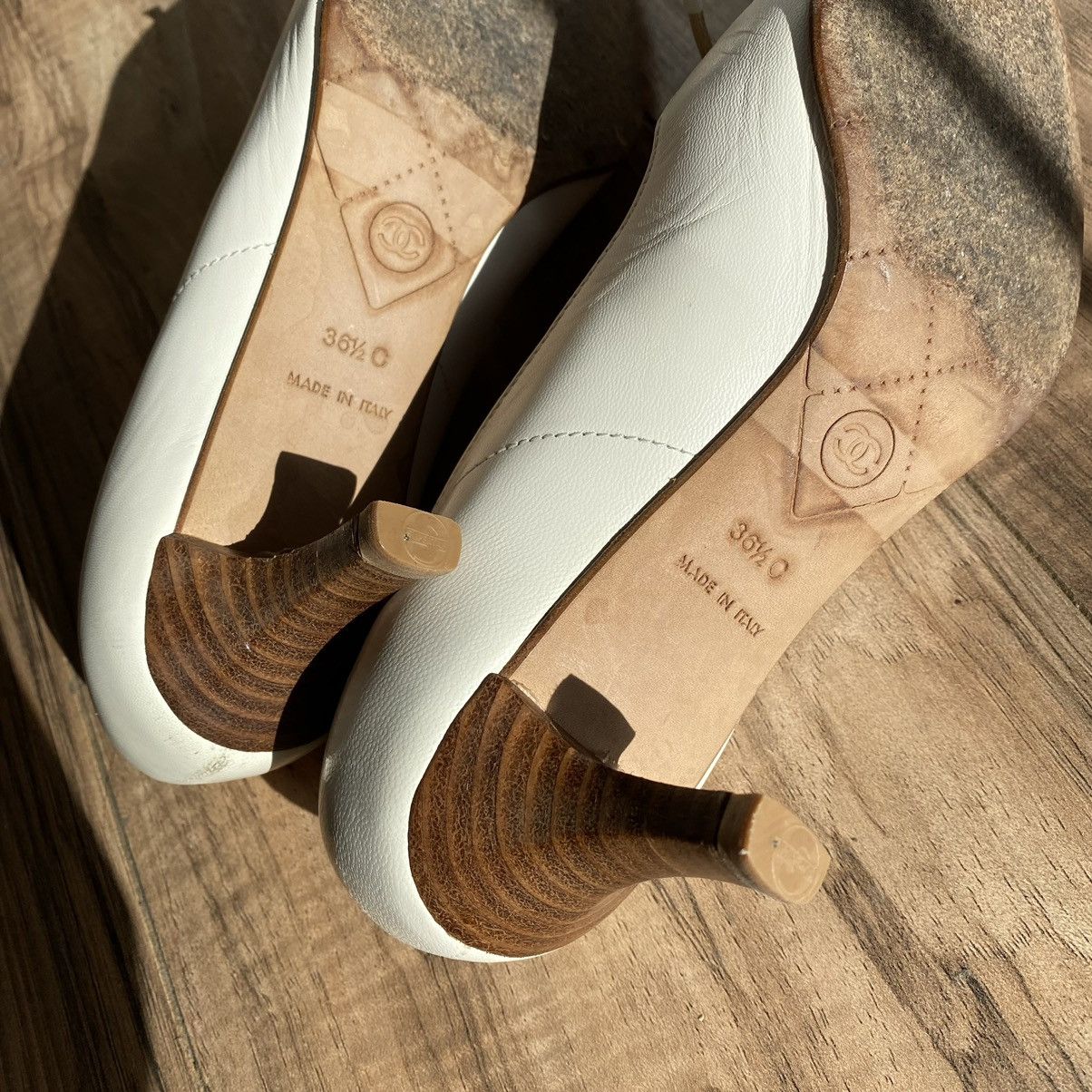 Chanel × Vintage Chanel 2003 Lace-up Bow Beige / White Pointed Toe Pumps Size US 6.5 / IT 36.5 - 7 Thumbnail