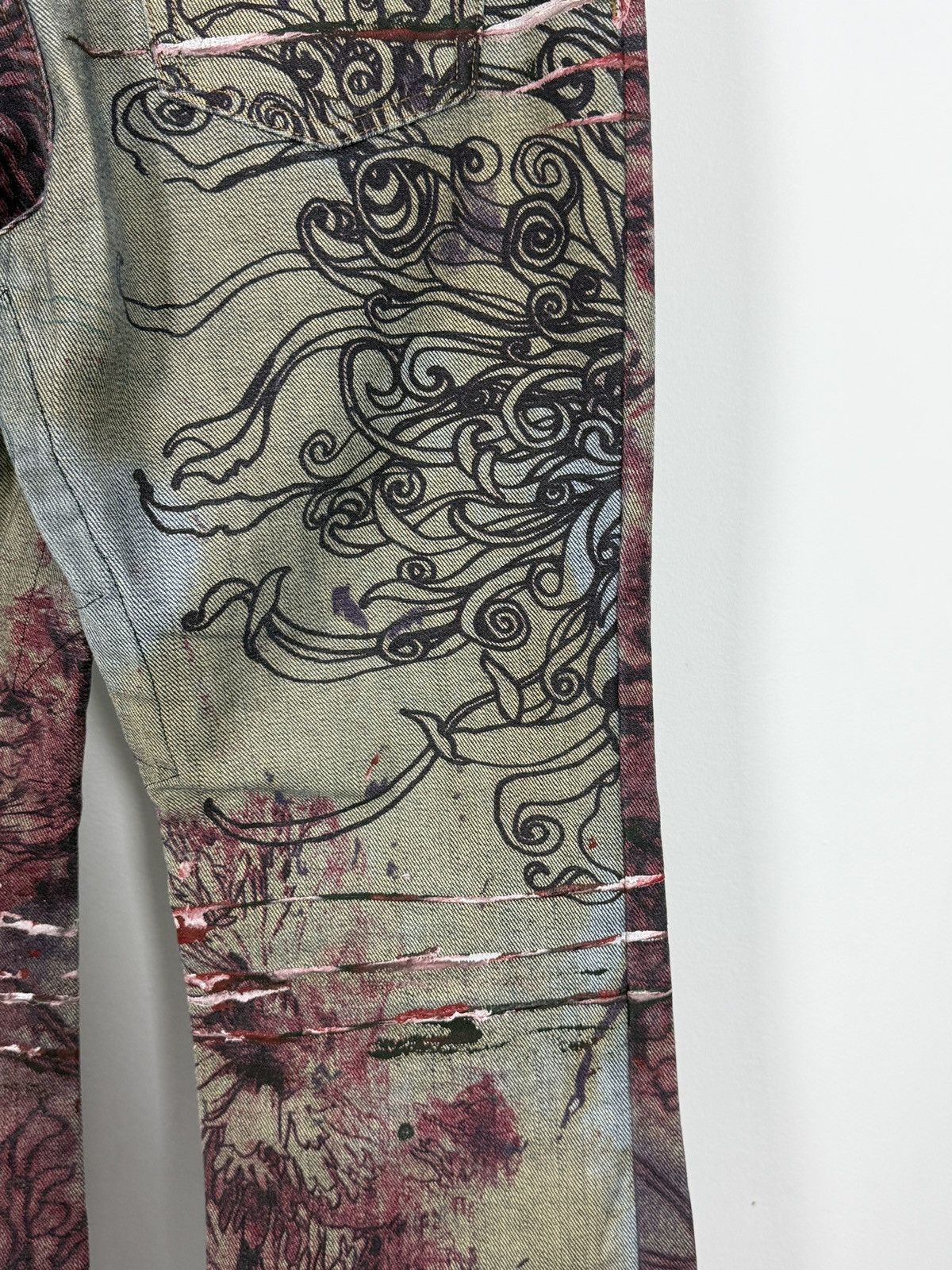 Roberto Cavalli Roberto Cavalli 2000’s Flared Floral Slashed Tattoo Jeans Size 28" / US 6 / IT 42 - 20 Thumbnail