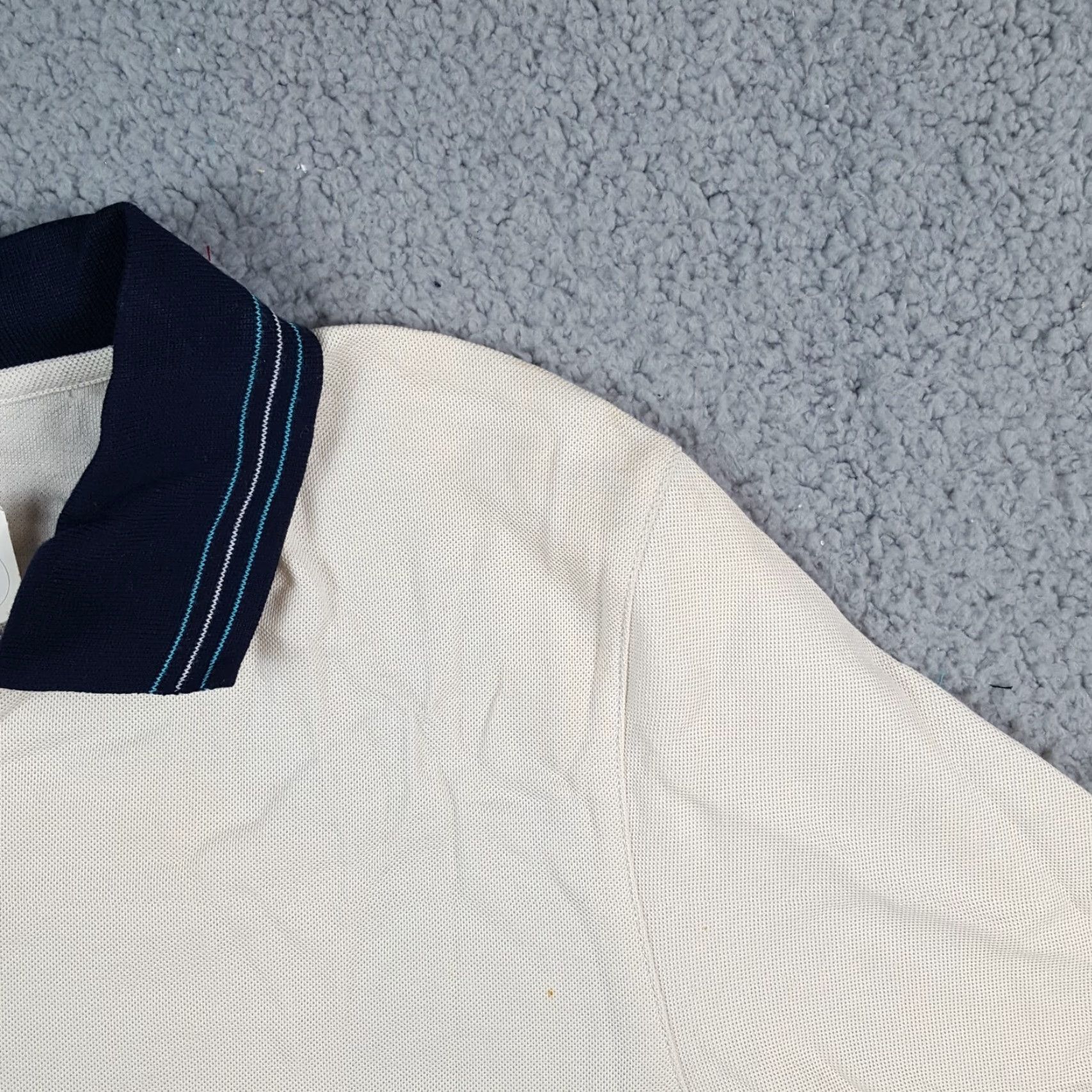 Vintage VINTAGE Tail Golf Polo Shirt Women's Size M White Preppy Button Collar Short Sleeve Y2K Retro Size M / US 6-8 / IT 42-44 - 4 Thumbnail