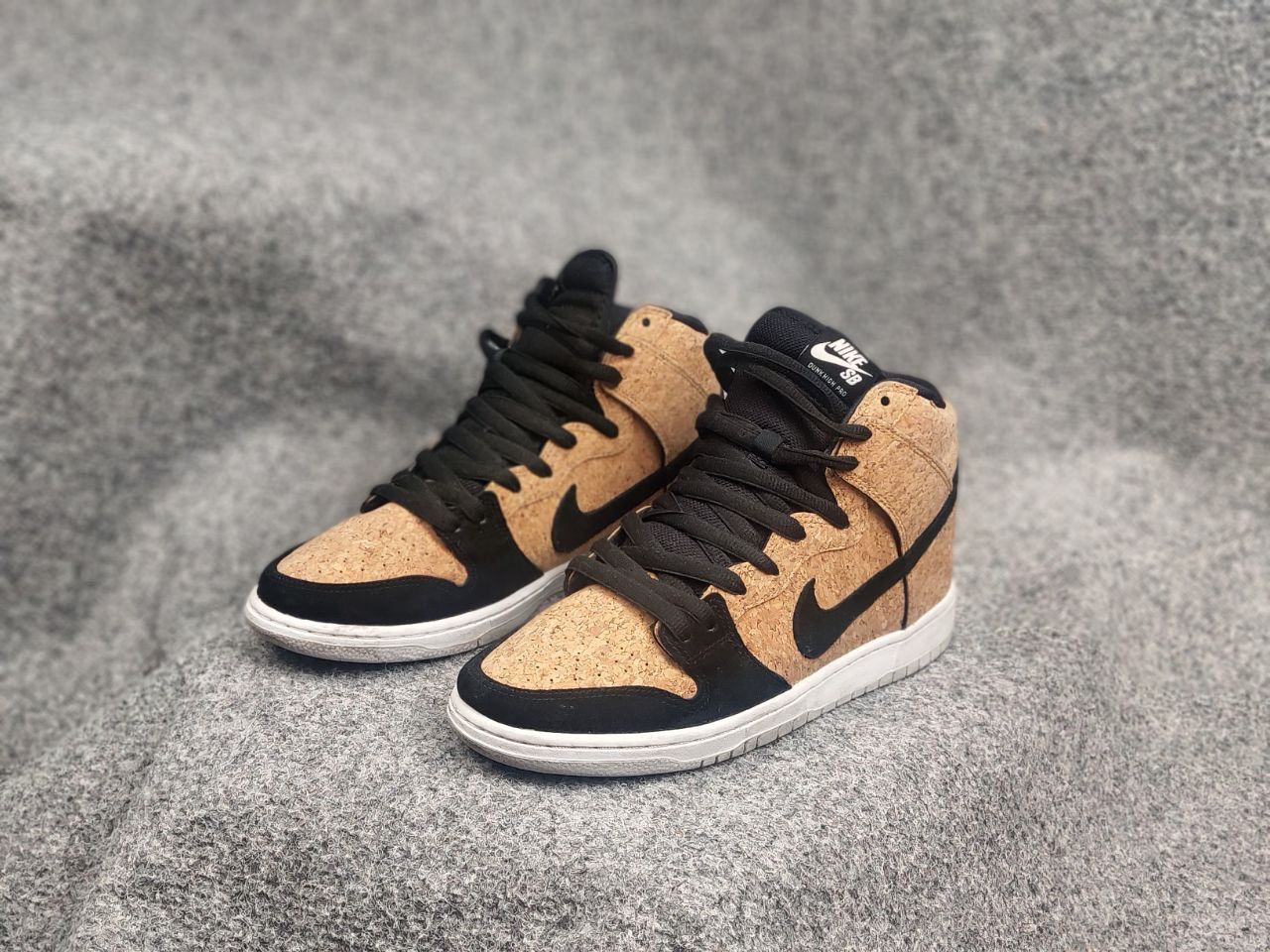 Nike Rare Nike SB Dunk High Premium SB Cork Authentic Sneakers Size US 10 / EU 43 - 10 Thumbnail