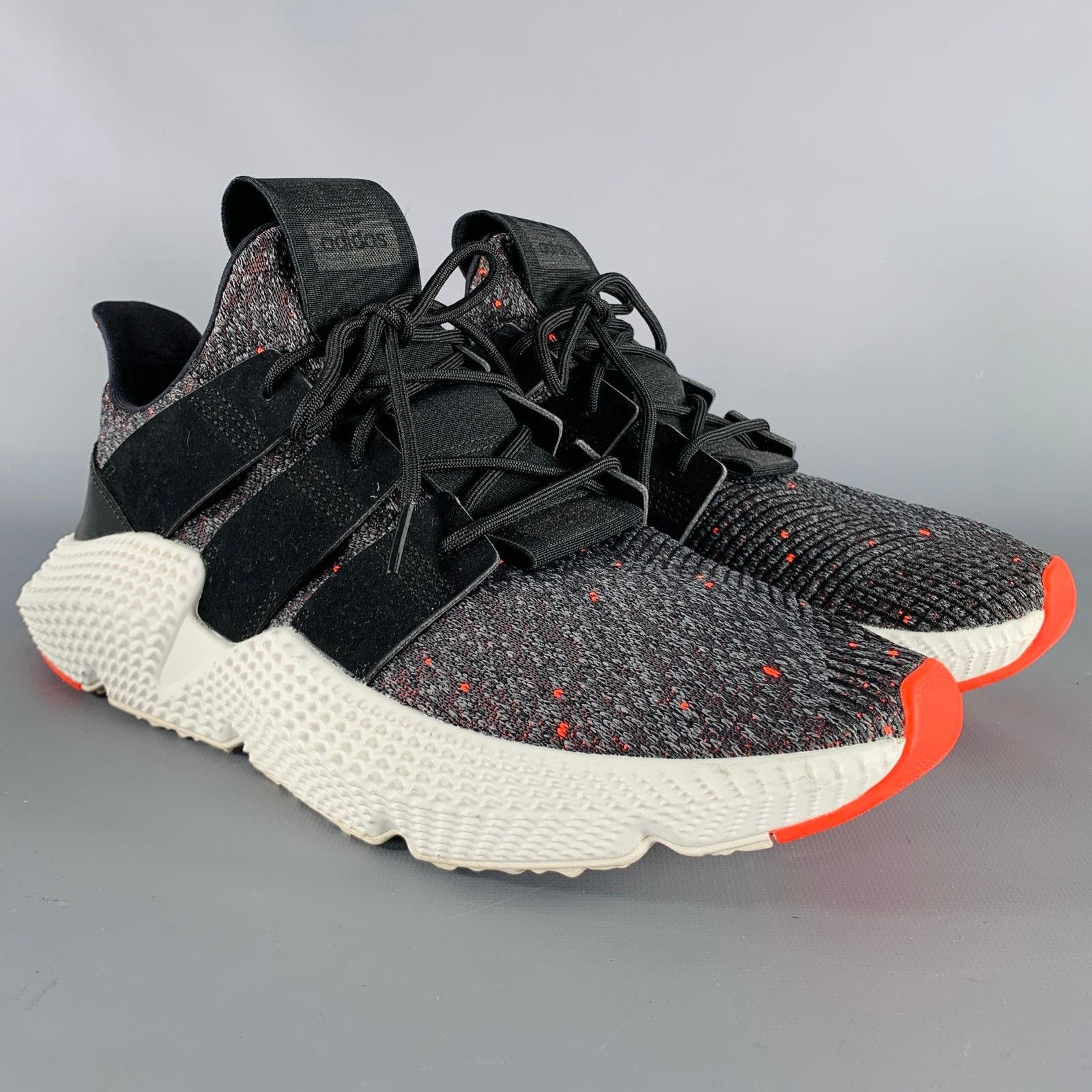 Size 11 Black Red White Heather Nylon Lace-Up Sneakers