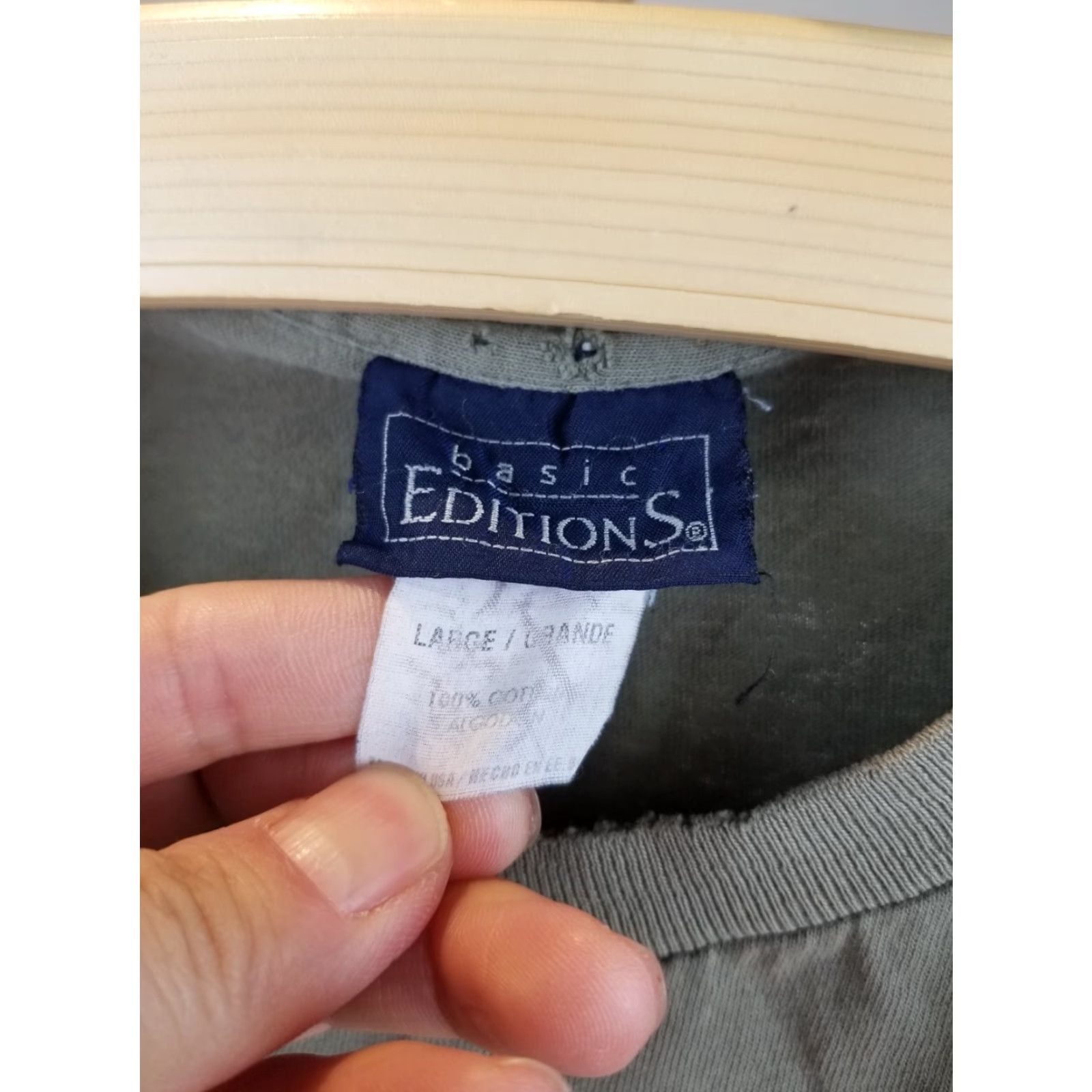 Basic Editions VINTAGE 90' BASIC EDITIONS ONE POCKET GRADIANT SUN FADED T-SHIRT SZ LARGE Shirt Men Regular XL? (Oops) Size US L / EU 52-54 / 3 - 4 Thumbnail