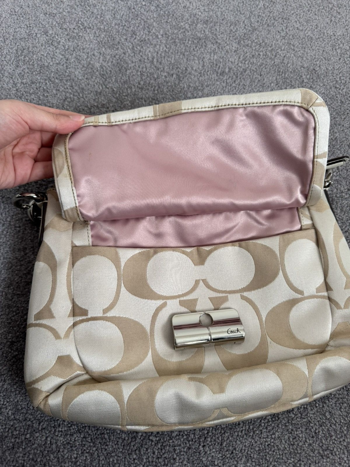 Coach Cream vintage fabric Coach bag with pink interior Size ONE SIZE - 3 Thumbnail