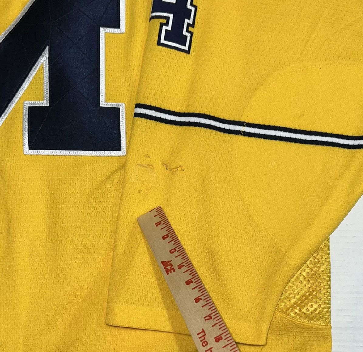 Nike Vintage Nike Michigan Wolverines Hockey Jersey Team Issued Size US XXL / EU 58 / 5 - 14 Thumbnail