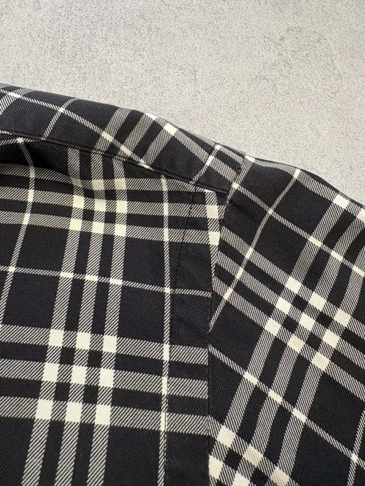 Burberry Burberry London Vintage 2000s Black Check Shirt Rare England Size US XL / EU 56 / 4 - 8 Thumbnail