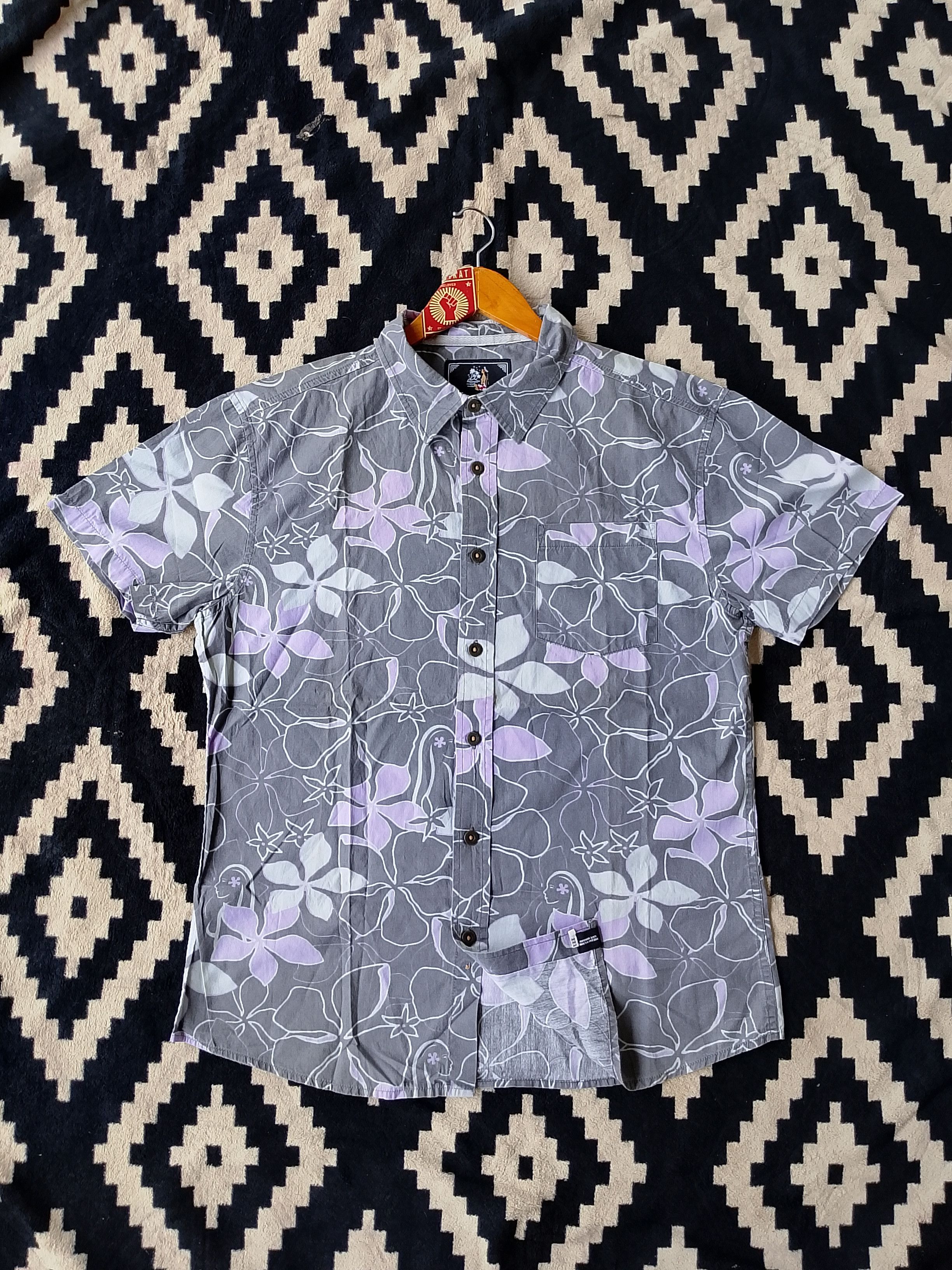Vintage Hinano Tahiti Muted Lavender Archive Hawaiian Shirt Size US M / EU 48-50 / 2 - 3 Thumbnail