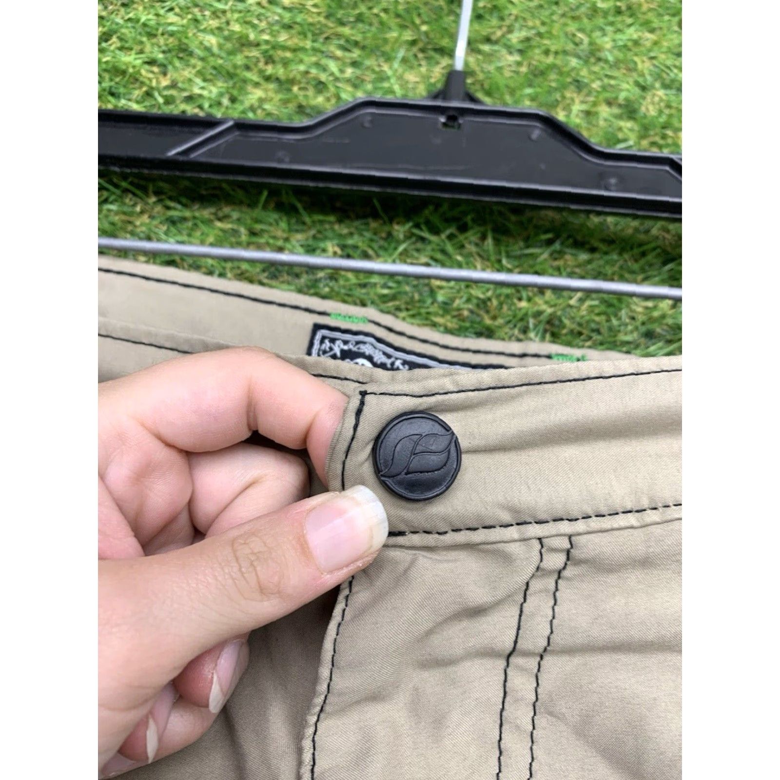 Vintage VINTAGE KIKWEAR Cargo Pants Mens 40 Pockets Skater Baggy 90s Y2K Streetwear Beige Cotton Relaxed Wide-Leg Pants Mens Size US 40 / EU 56 - 6 Thumbnail
