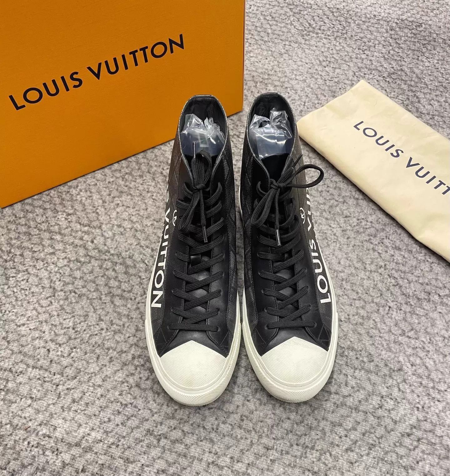 Louis Vuitton LV Calfskin High-Top Sneakers US8 Size US 8 / EU 41 - 1 Thumbnail