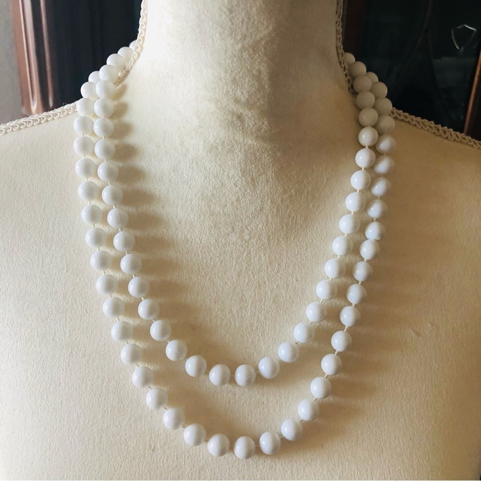 Jewelry Knotted white plastic pearl bead necklace Size ONE SIZE - 5 Thumbnail