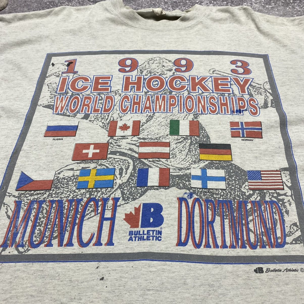 Other Vintage Bulletin Athletic 1993 Ice Hockey Championship tee Size US XL / EU 56 / 4 - 16 Thumbnail
