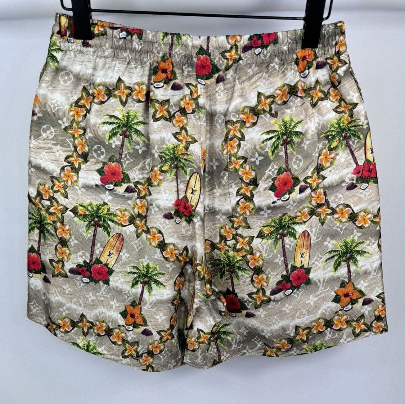 Louis Vuitton PHARELL WILLIAMS MONOGRAM /TROPICAL PRINT SILK SHORTS 1AFRK7 Size US 34 / EU 50 - 2 Thumbnail