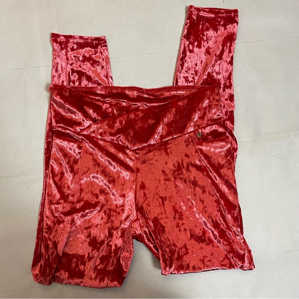 Fabletics NWT New $75 Fabletics Red Crushed Velour Crossover Legging Size 36" / US 14 / IT 50 - 3 Thumbnail