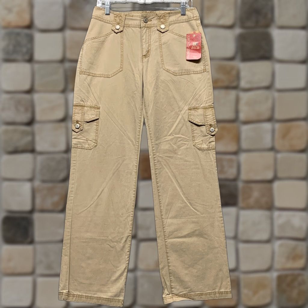 Faded Glory Faded Glory Pants Missy 6 Cargo Mid-Rise Sequins Tan Relaxed Straight NWT Size 28" / US 6 / IT 42 - 1 Thumbnail