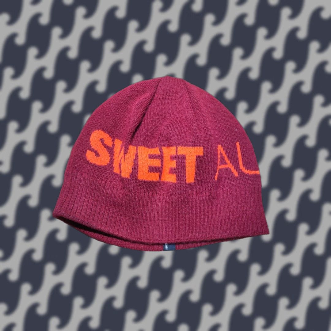 Vintage Sweet Protection Womens Beanie Hat One Size Red Thermal Knit Winter Soft Logo Moisture Wicking Quick Dry Packable Size ONE SIZE - 1 Thumbnail