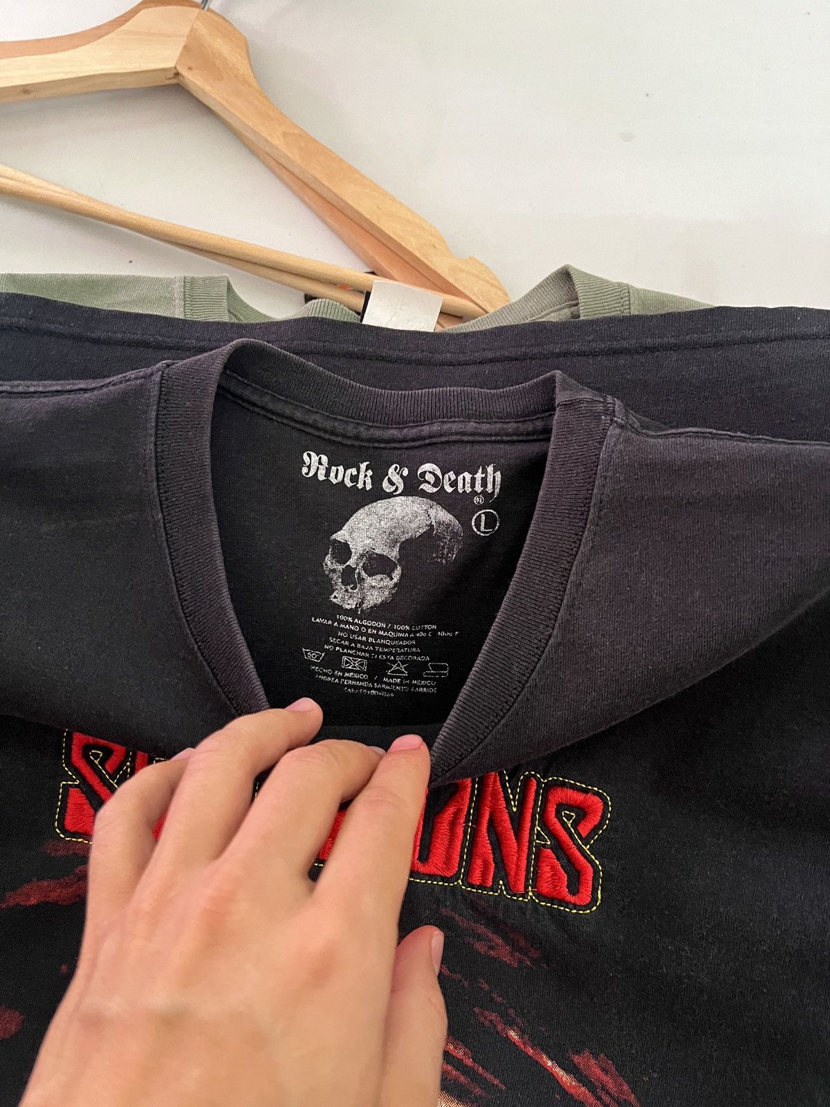 Band Tees 2000s Scorpions Embroidered Mexican Bootleg Tee Tongue Size US L / EU 52-54 / 3 - 4 Thumbnail