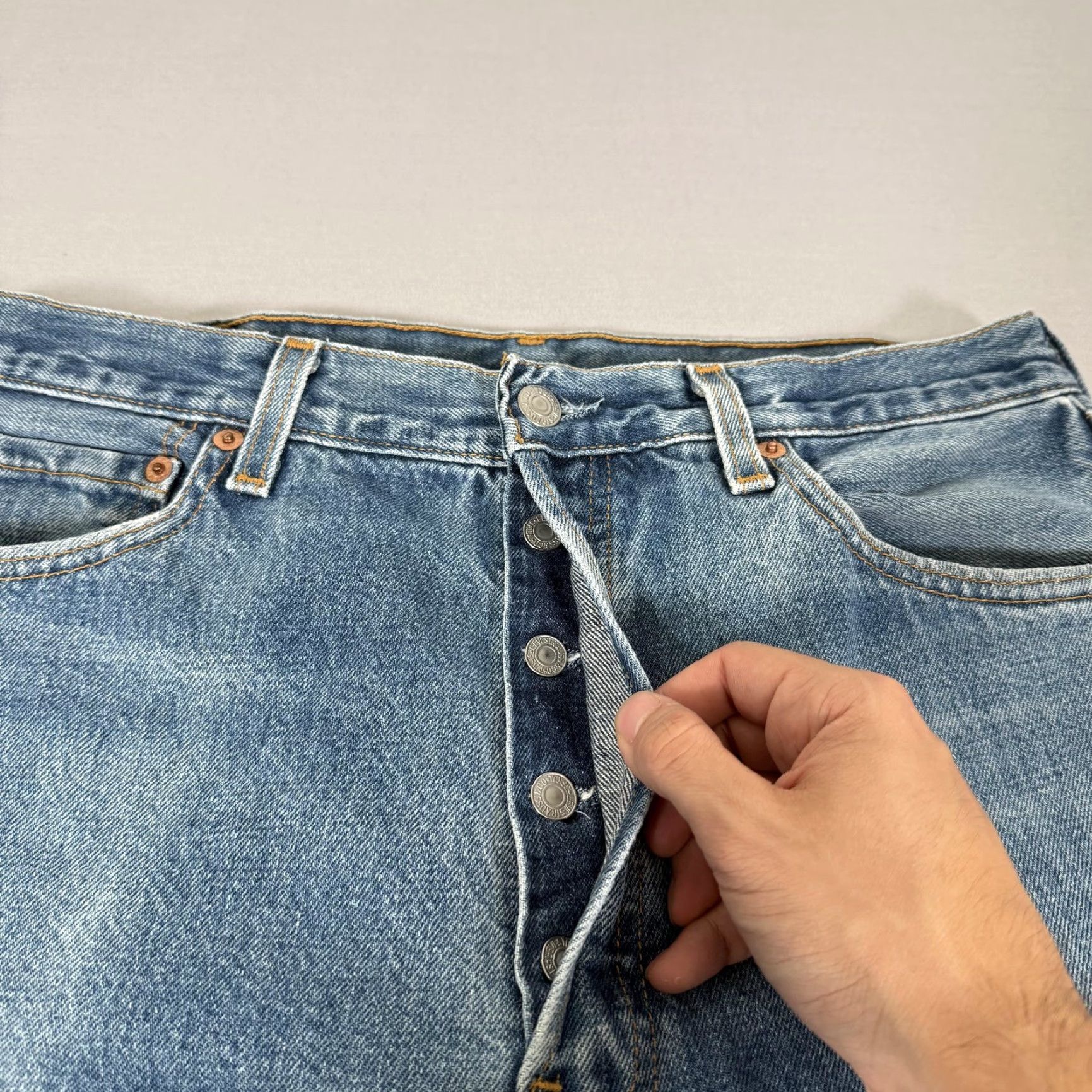 Levi's VINTAGE Levi's 501 Jeans Men 34x32 Blue Denim Pants Straight 90s United States Regular Fit 5-Pocket Size US 34 / EU 50 - 3 Thumbnail