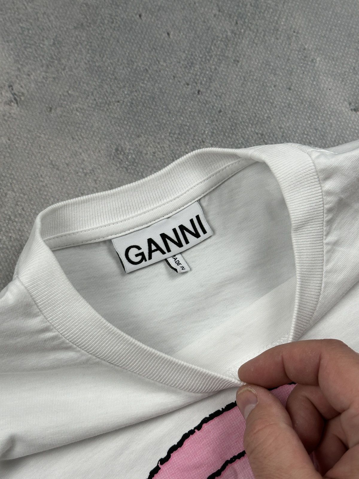 Ganni Ganni Relaxed Rainbow Smiley Graphic Tee White Copenhagen Size S / US 4 / IT 40 - 8 Thumbnail