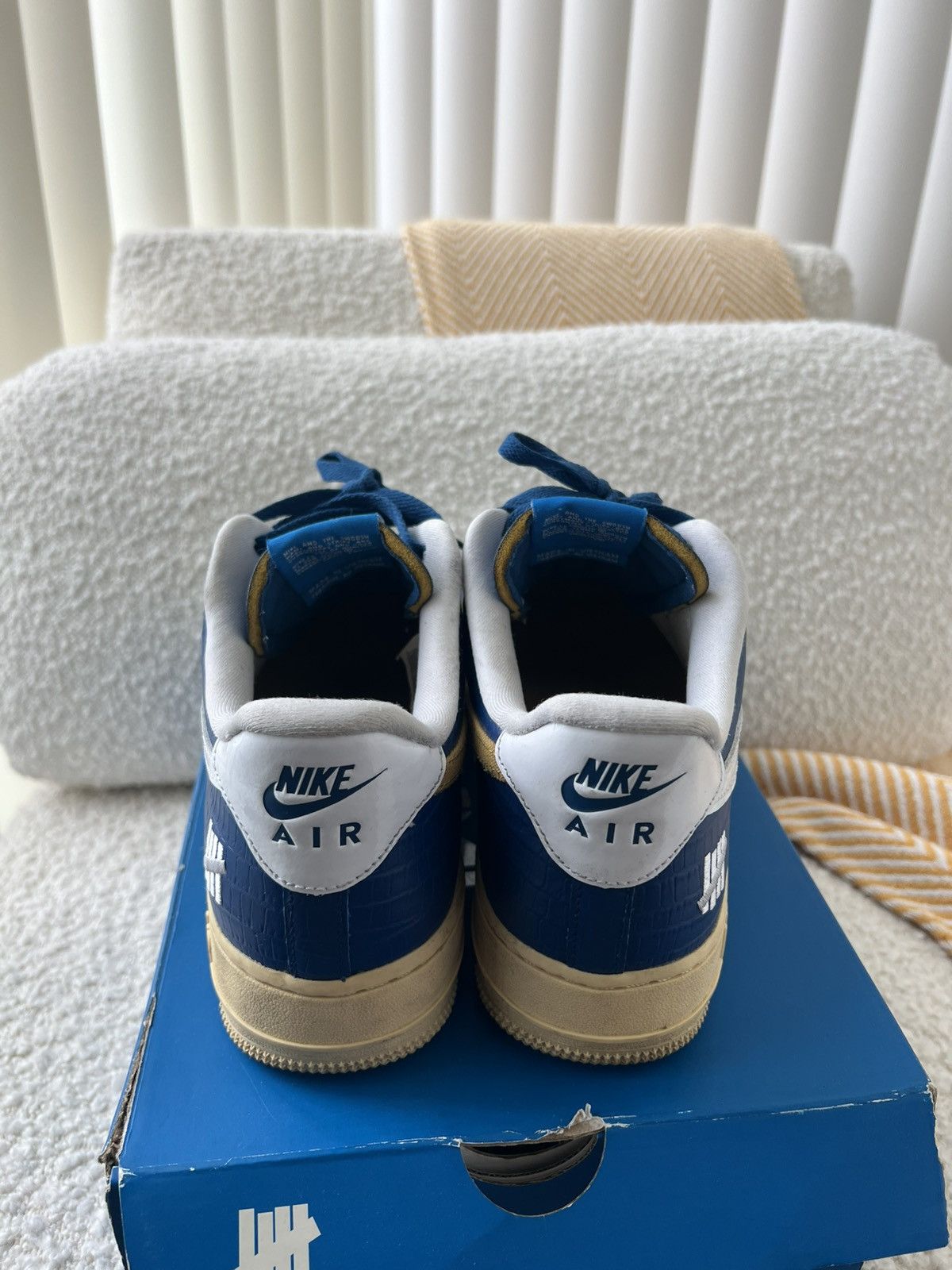 Nike × Undefeated Undefeated Nike Air Force 1 Size US 10 / EU 43 - 7 Thumbnail
