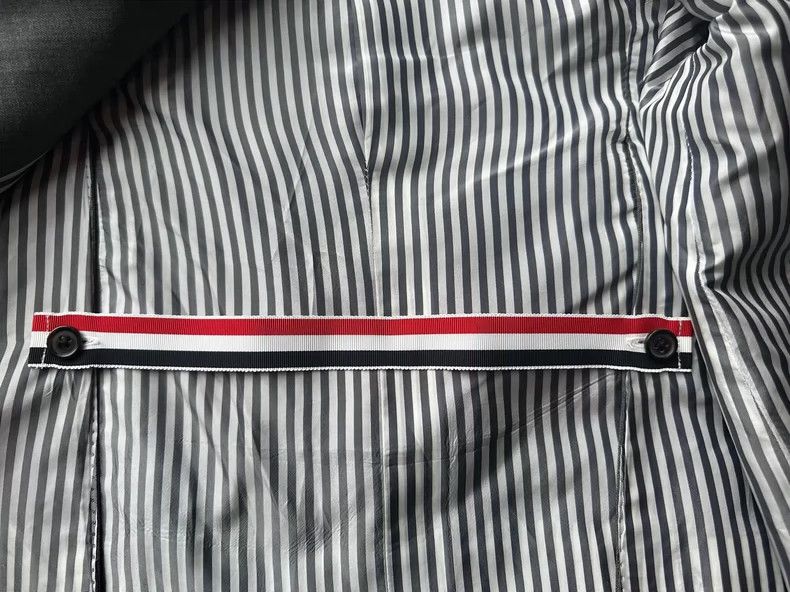 Thom Browne Thom Browne Size 0 Classic mid-gray suit 2503-Nextarrow Size 38R - 5 Thumbnail