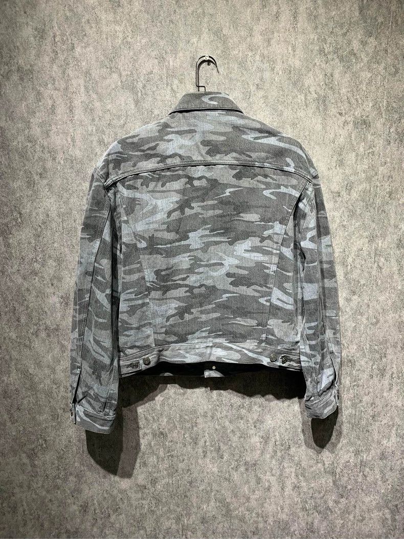 Balenciaga Balenciaga Camo denim jacket 2502-Nextarrow Size US S / EU 44-46 / 1 - 2 Thumbnail