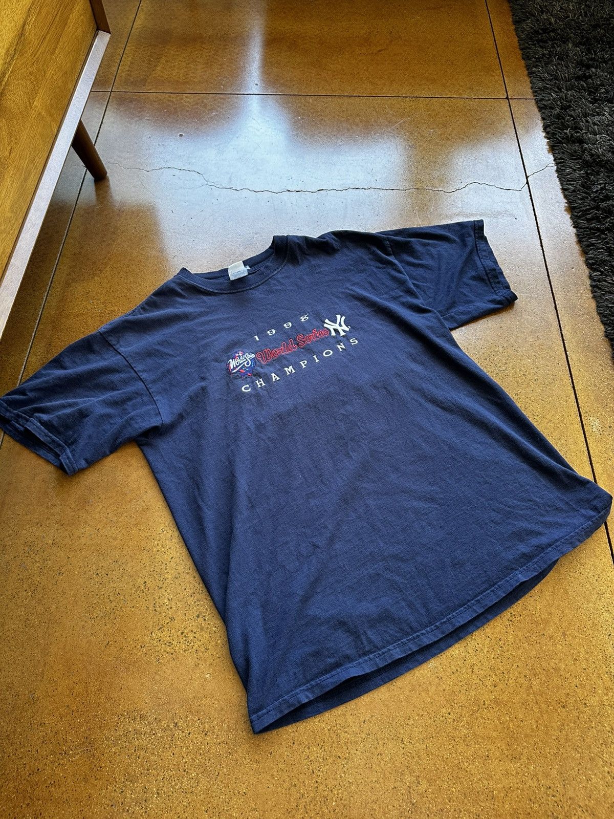 Other Vintage Yankees 1998 World Series champs T shirt XL Size US XL / EU 56 / 4 - 1 Thumbnail