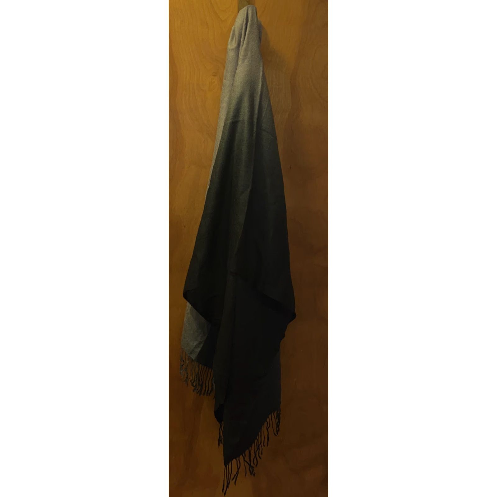 Vintage S. B. Y Women's Pashmina Scarf Black to Gray Ombré 68x26 Winter Fall Spring Summer Size ONE SIZE - 4 Thumbnail