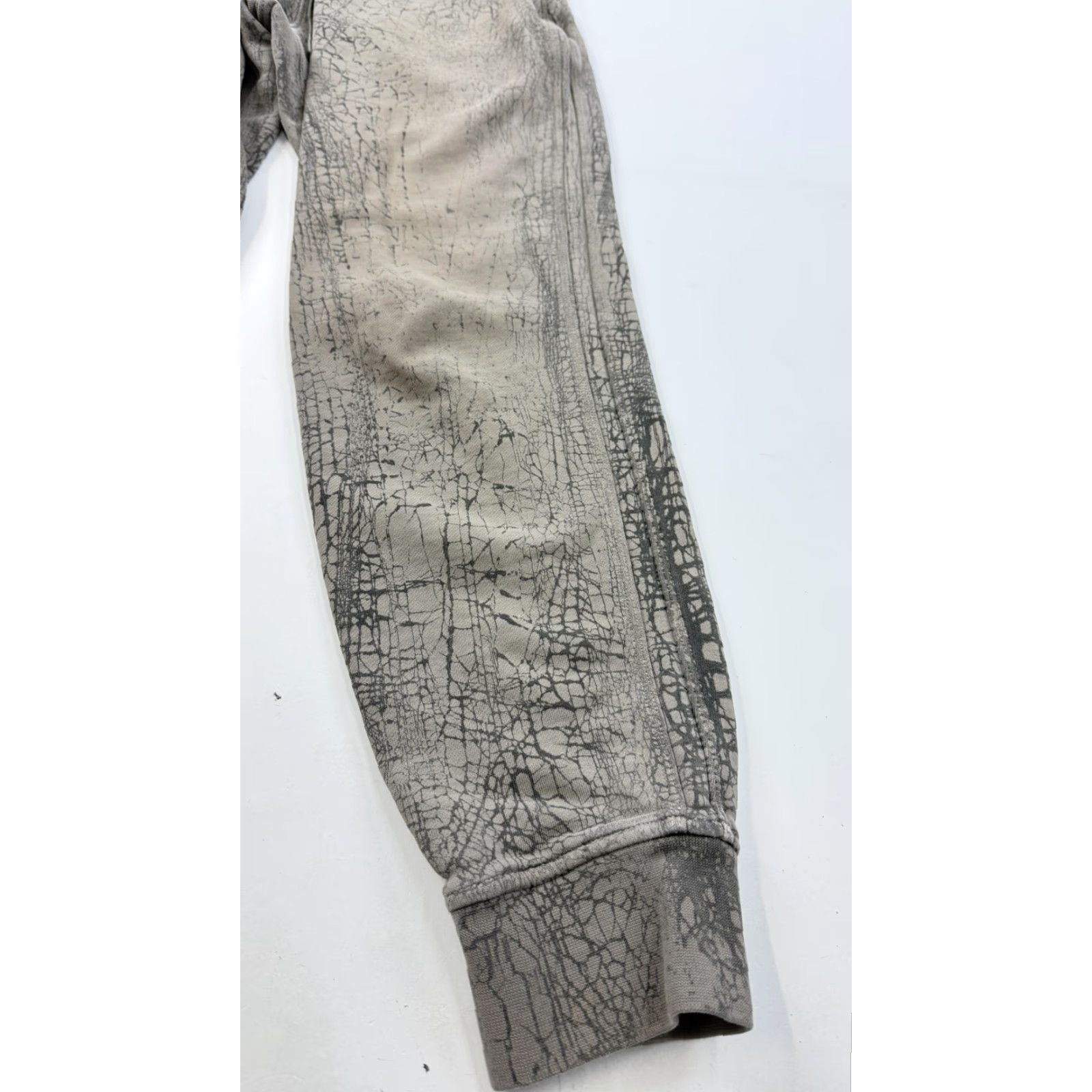 Lululemon VINTAGE Lululemon Sweatpants Womens 8 Gray Crackle Print Jogger French Terry Yoga Gym Size 30" / US 8 / IT 44 - 3 Thumbnail