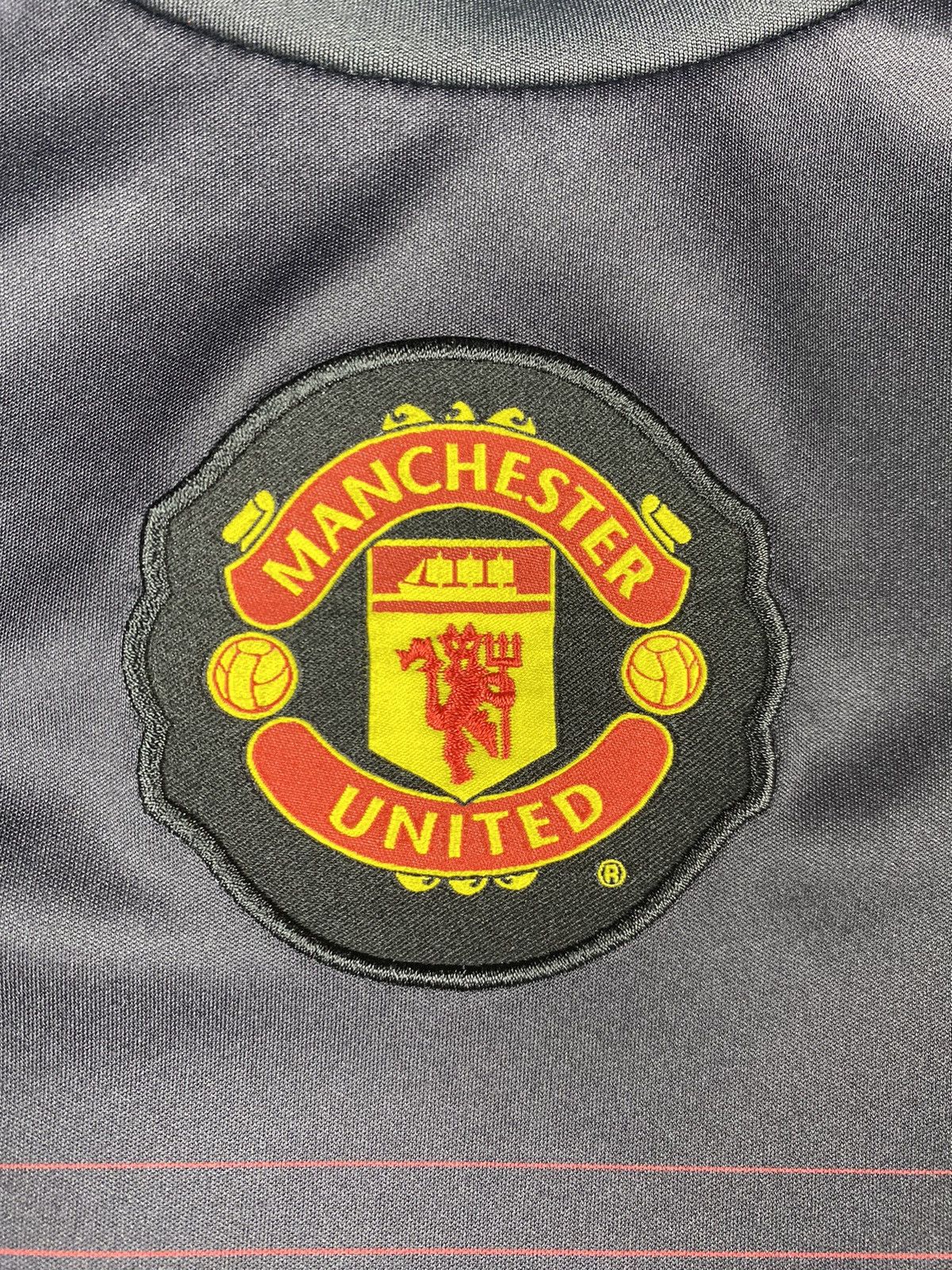 Nike × Vintage Vintage Nike Manchester United Centre Logo Soccer Jersey Size US XL / EU 56 / 4 - 9 Thumbnail