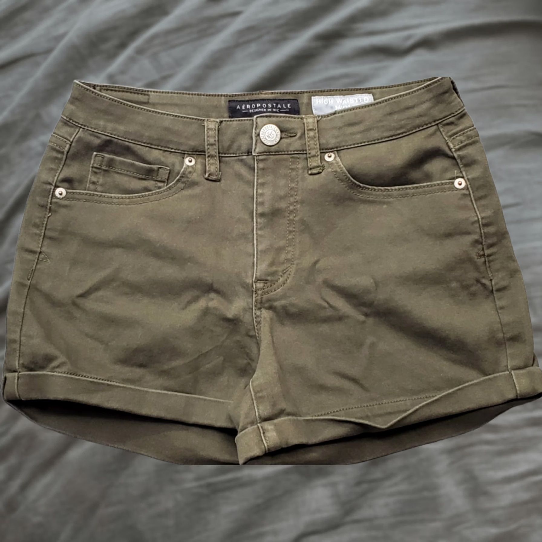 Vintage Aéropostale Womens 4 Green Denim Midi Shorts High-Waisted Cuffed Hem 5-Pocket Denim Shorts Size 27" / US 4 / IT 40 - 1 Thumbnail