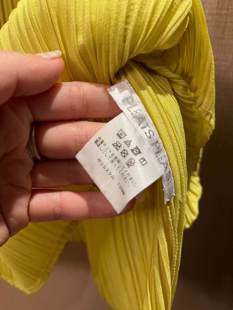 Issey Miyake Issey Miyake size:3 Yellow pleated vest Size XS / US 0-2 / IT 36-38 - 2 Thumbnail