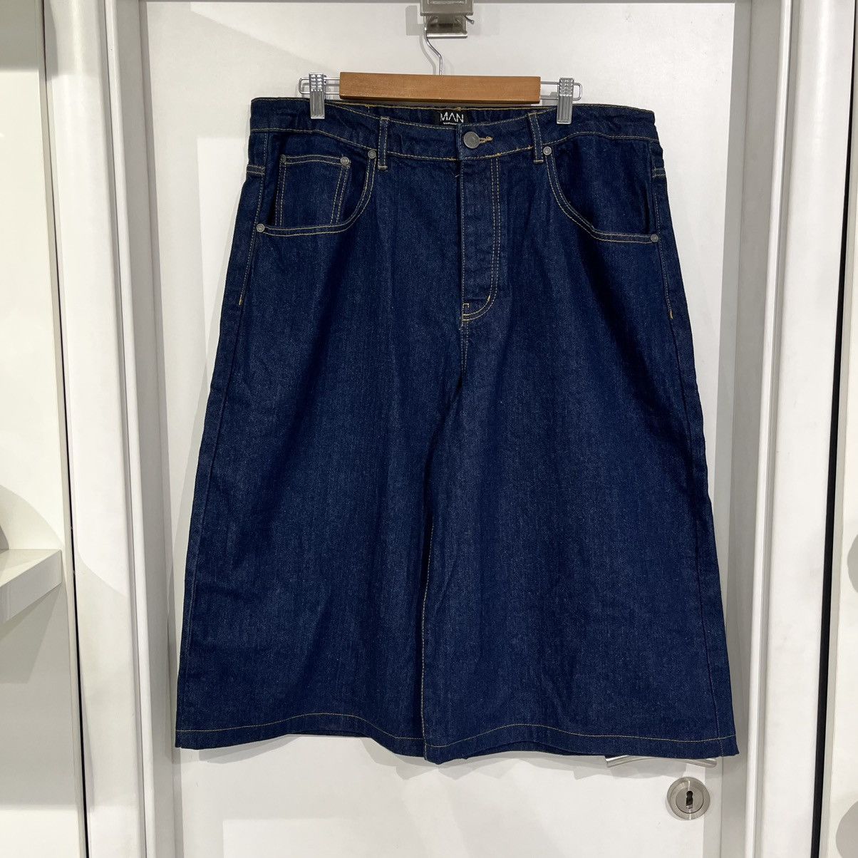 Boohoo Denim Shorts Blue Size US 36 / EU 52 - 1 Thumbnail