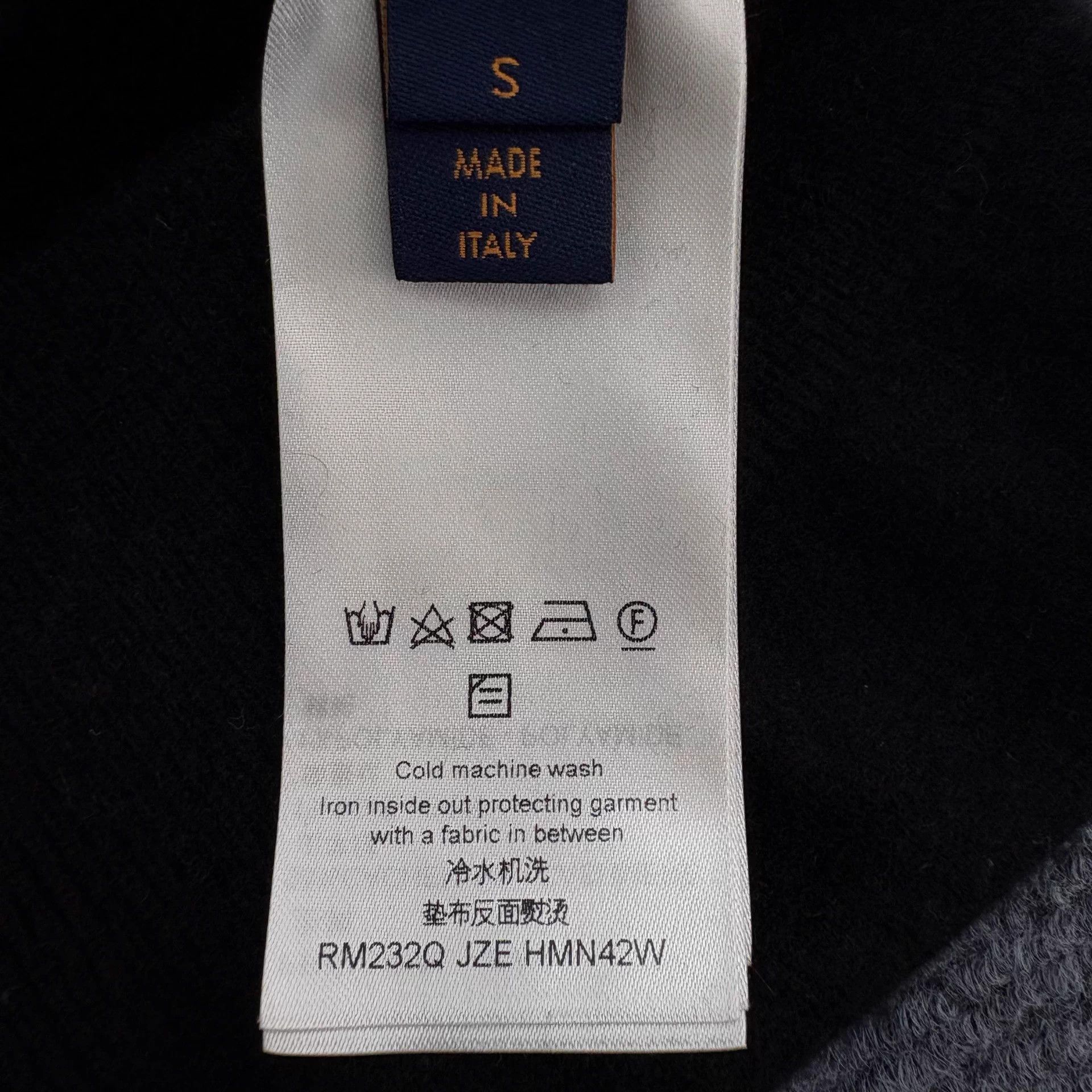 Louis Vuitton LV embossed logo cashmere hoodie S new made Italy Size US S / EU 44-46 / 1 - 7 Thumbnail