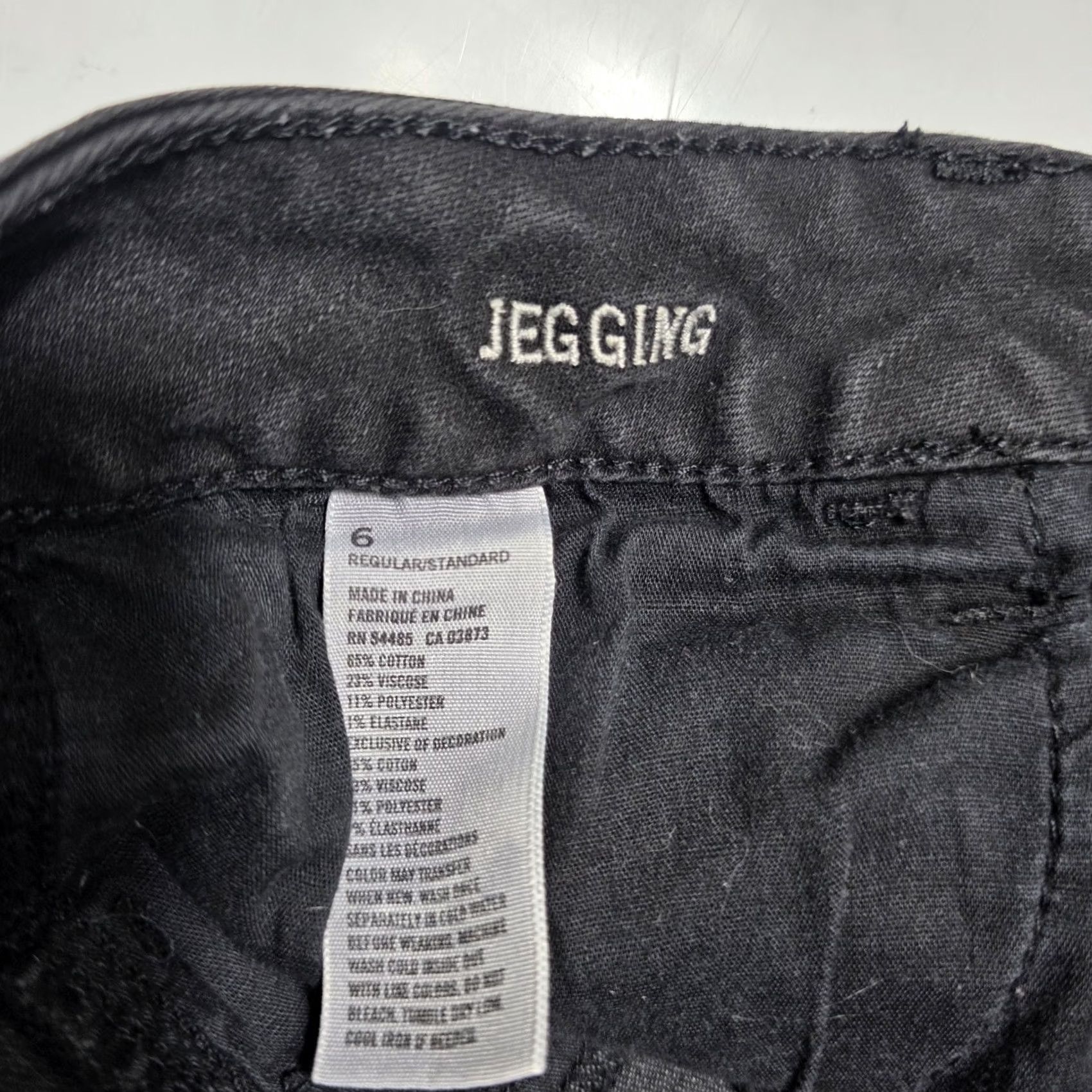American Eagle Outfitters American Eagle Outfitters Black Jegging Denim Jean Shorts Women’s 6 Size 28" / US 6 / IT 42 - 6 Thumbnail