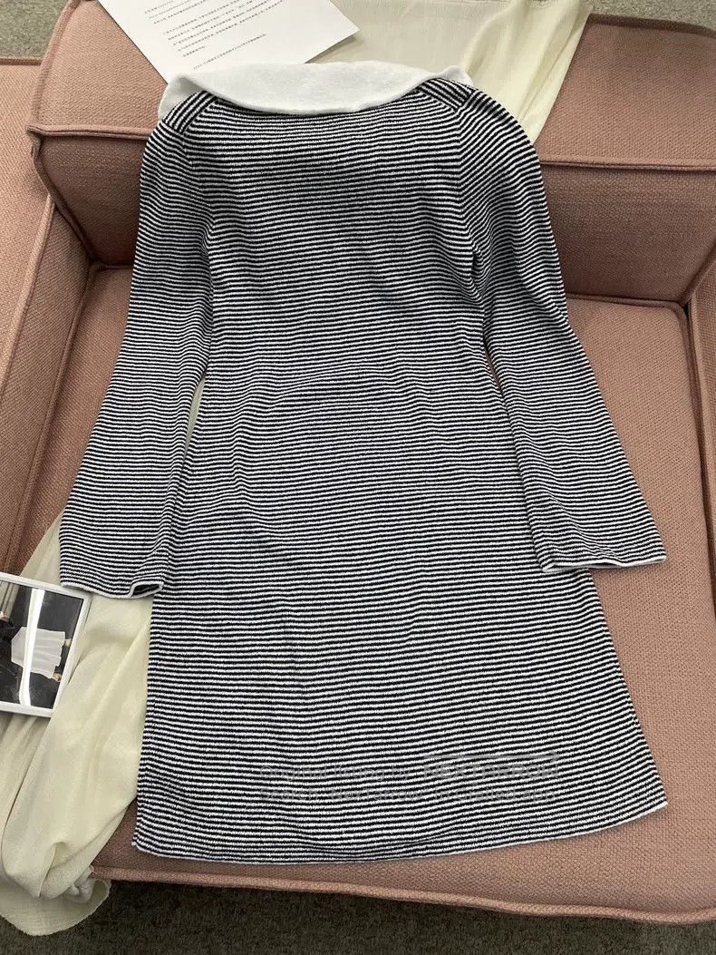 Chanel 23C black and white striped logo double C long slee