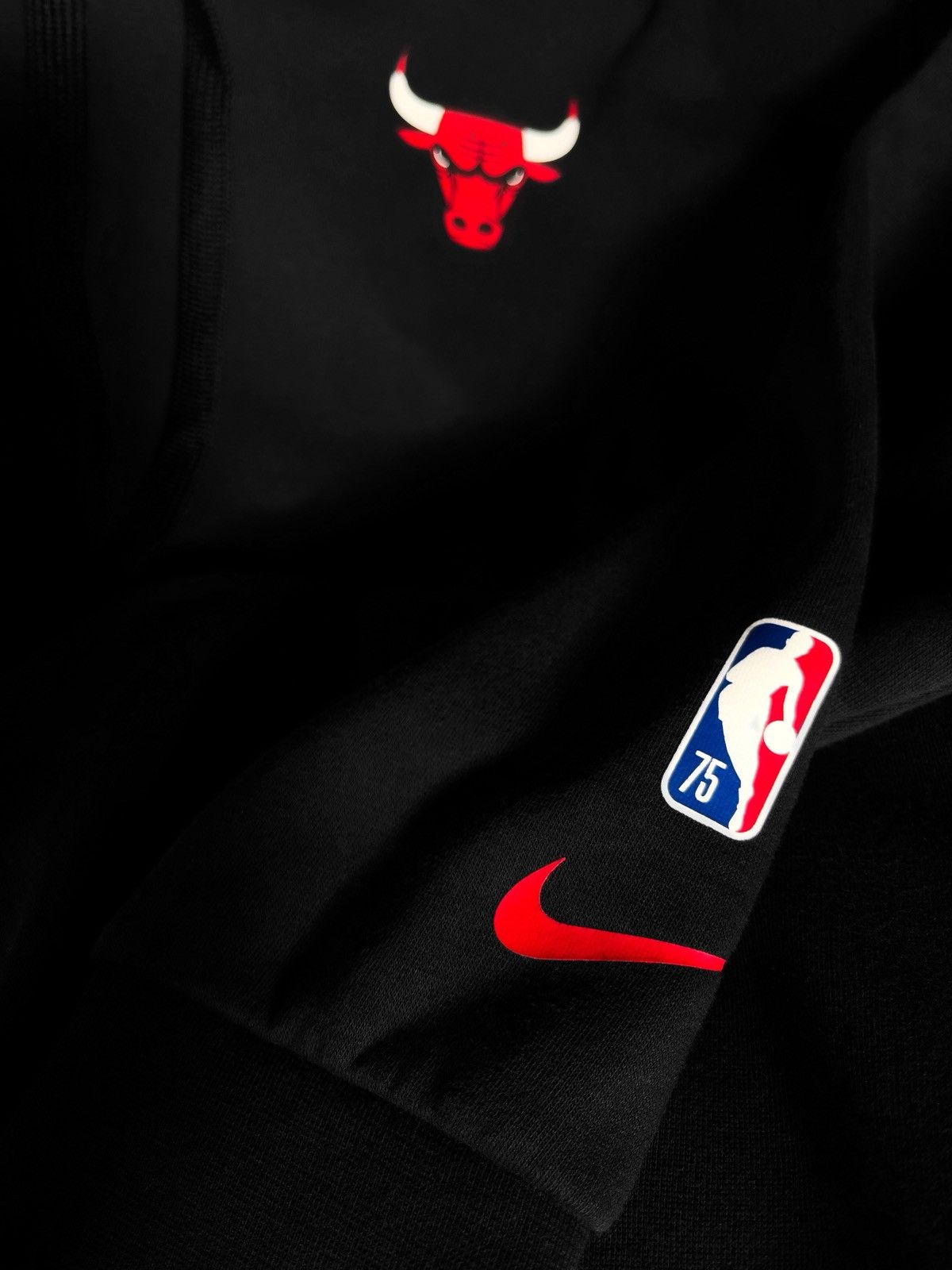 Nike NBA x Nike W Chicago Bulls Essential Crop Hoodie Size L / US 10 / IT 46 - 1 Thumbnail