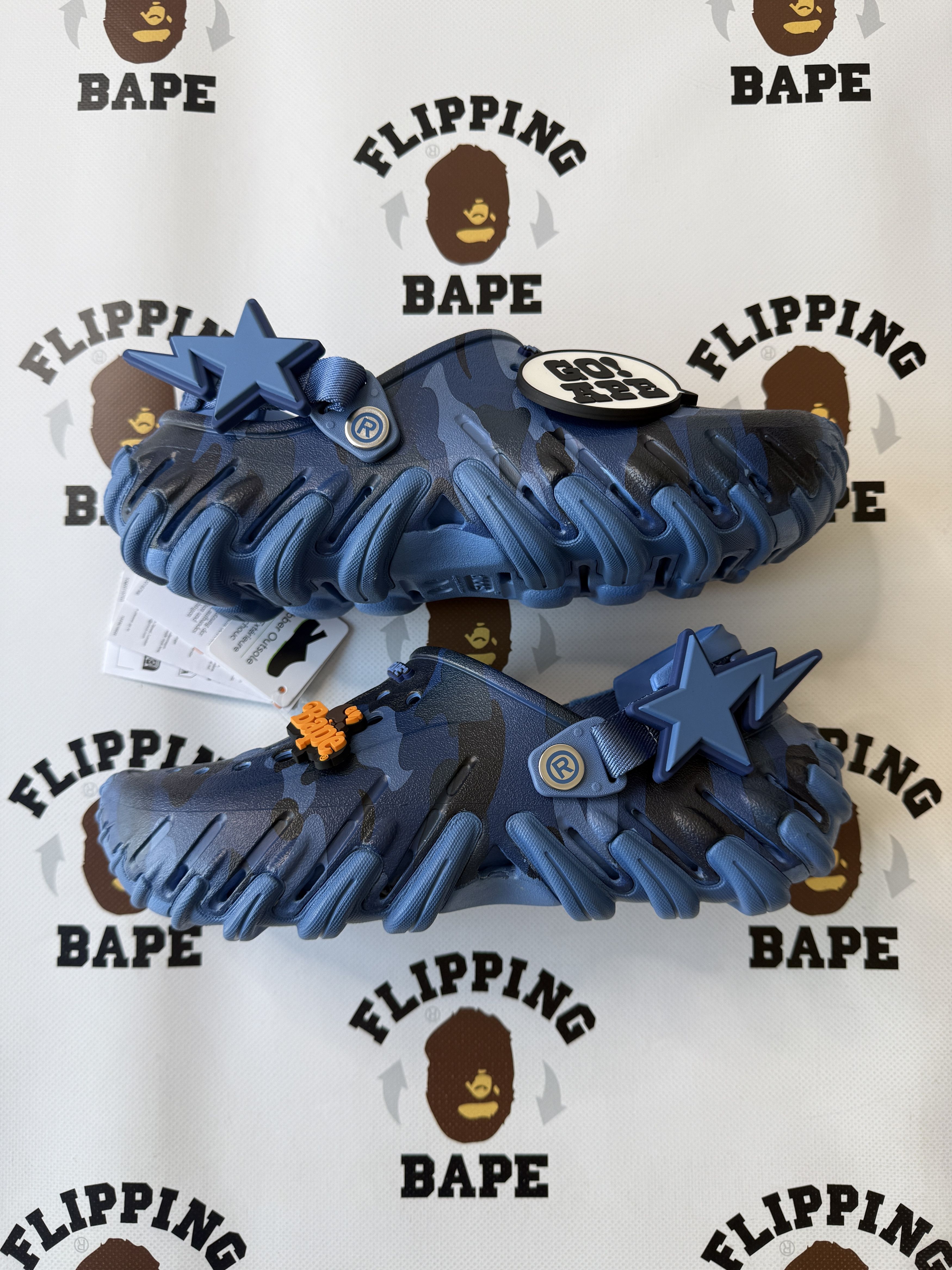 Bape × Crocs BAPE X CROCS ECHO NAVY Size US 9.5 / EU 42-43 - 3 Thumbnail