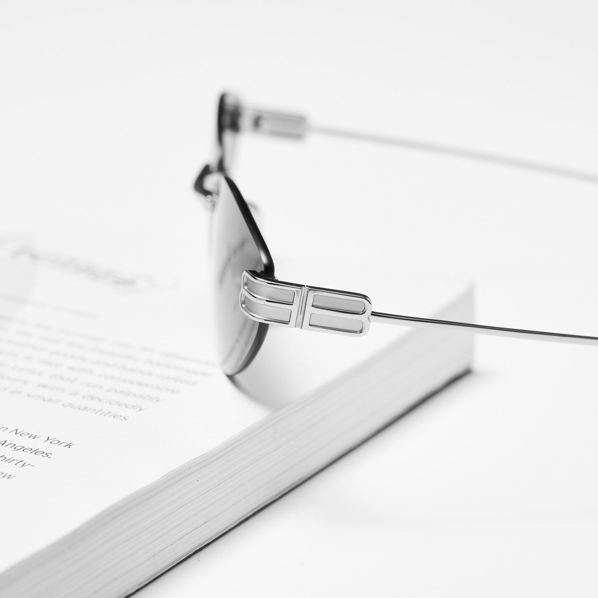 Balenciaga BALENCIAGA BB0486S 002 SUNGLASSES Size ONE SIZE - 3 Thumbnail