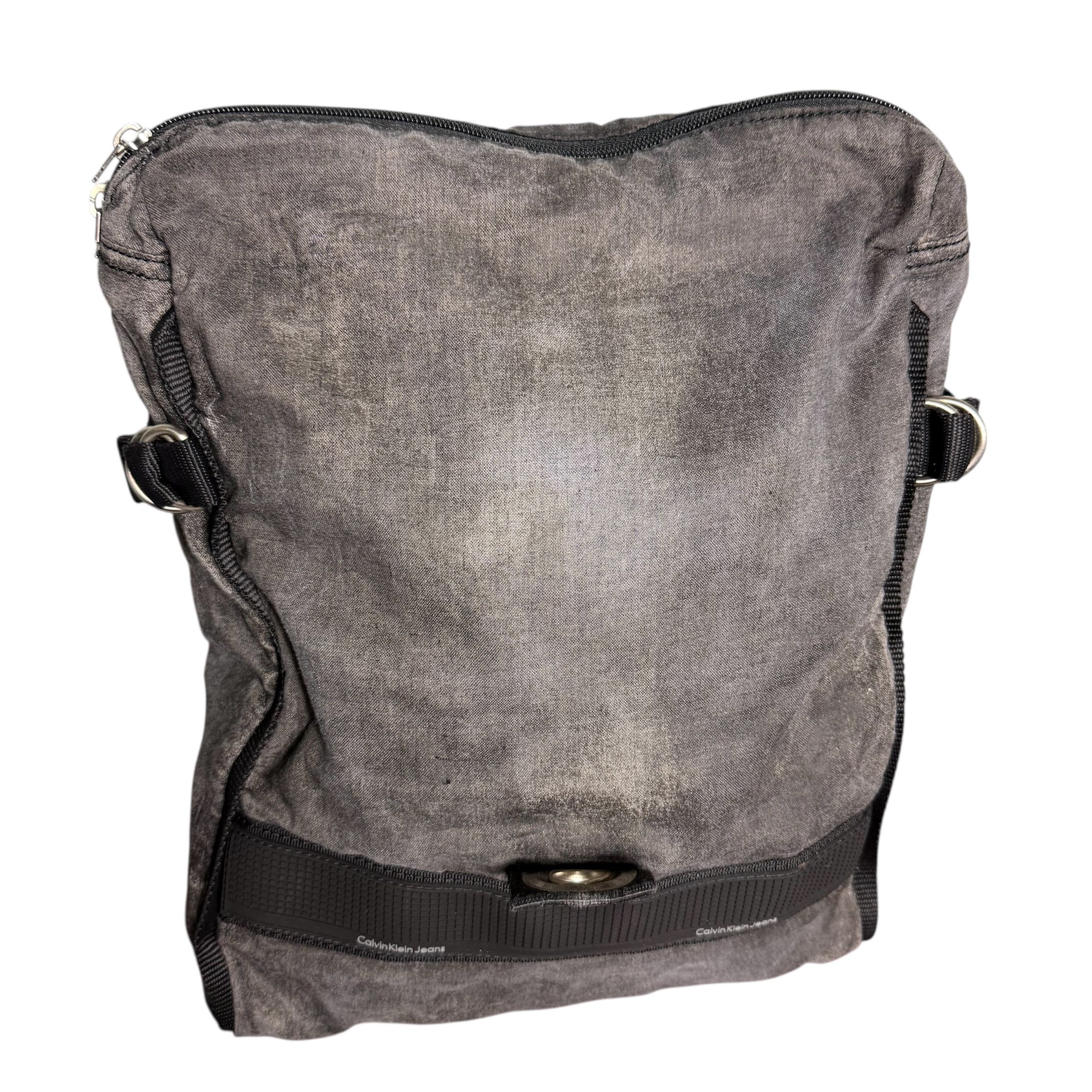 Calvin Klein 🔥RARE🔥Calvin Klein Jeans Faded Backpack Hook Closure Size ONE SIZE - 4 Thumbnail
