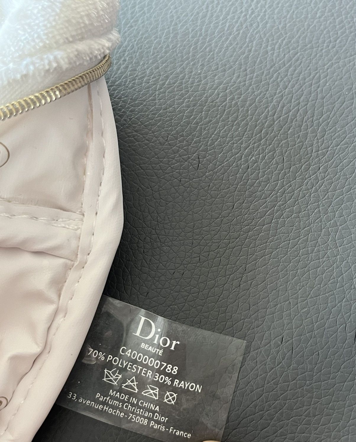 Dior Brand New Dior CD Logo Cosmetic Toiletries Bag Size ONE SIZE - 5 Thumbnail