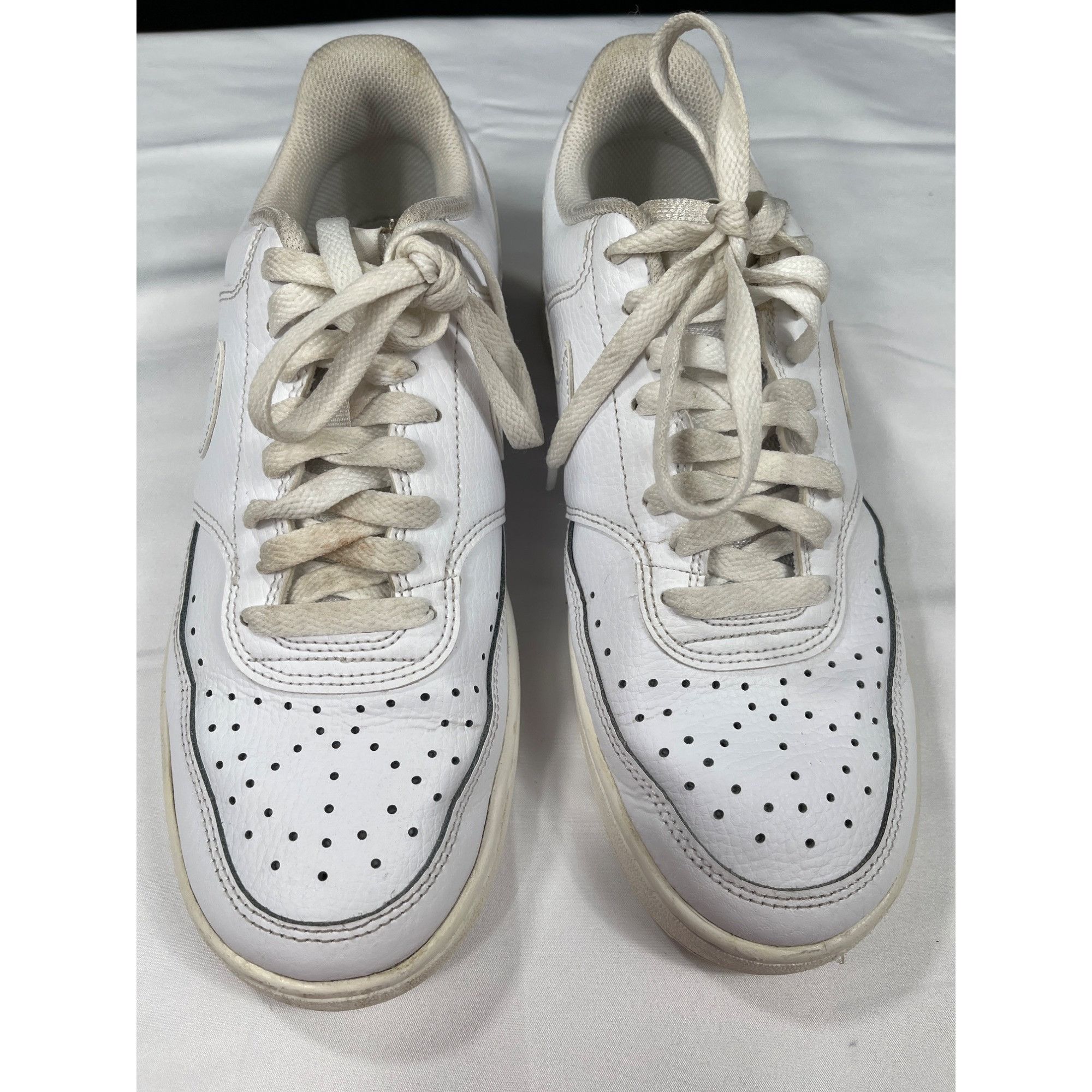 Nike Nike Mens White Leather Athletic Sneakers Size 9 SKU 7357 Size US 9 / EU 42 - 4 Thumbnail